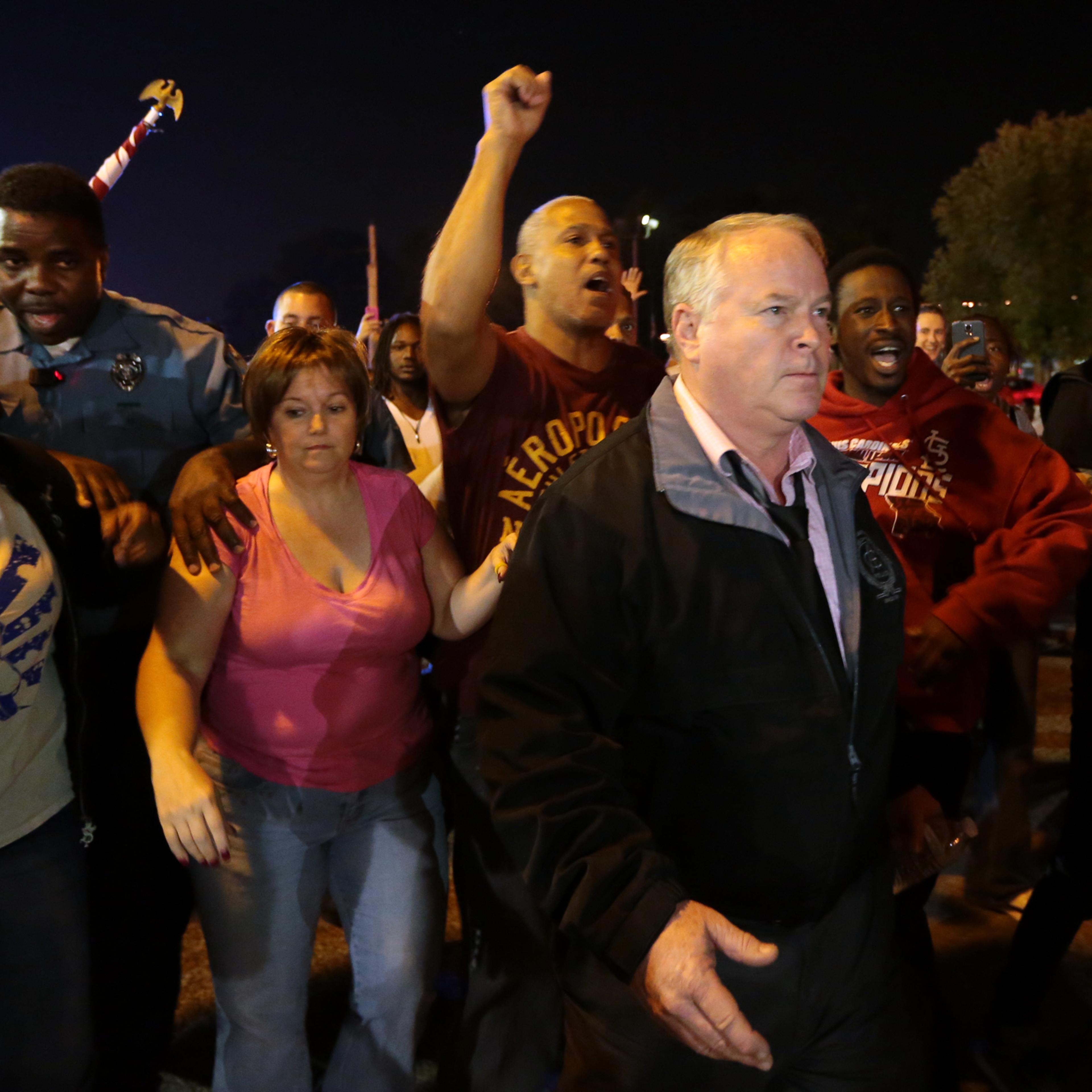 Protesters call for resignation of Ferguson police chief