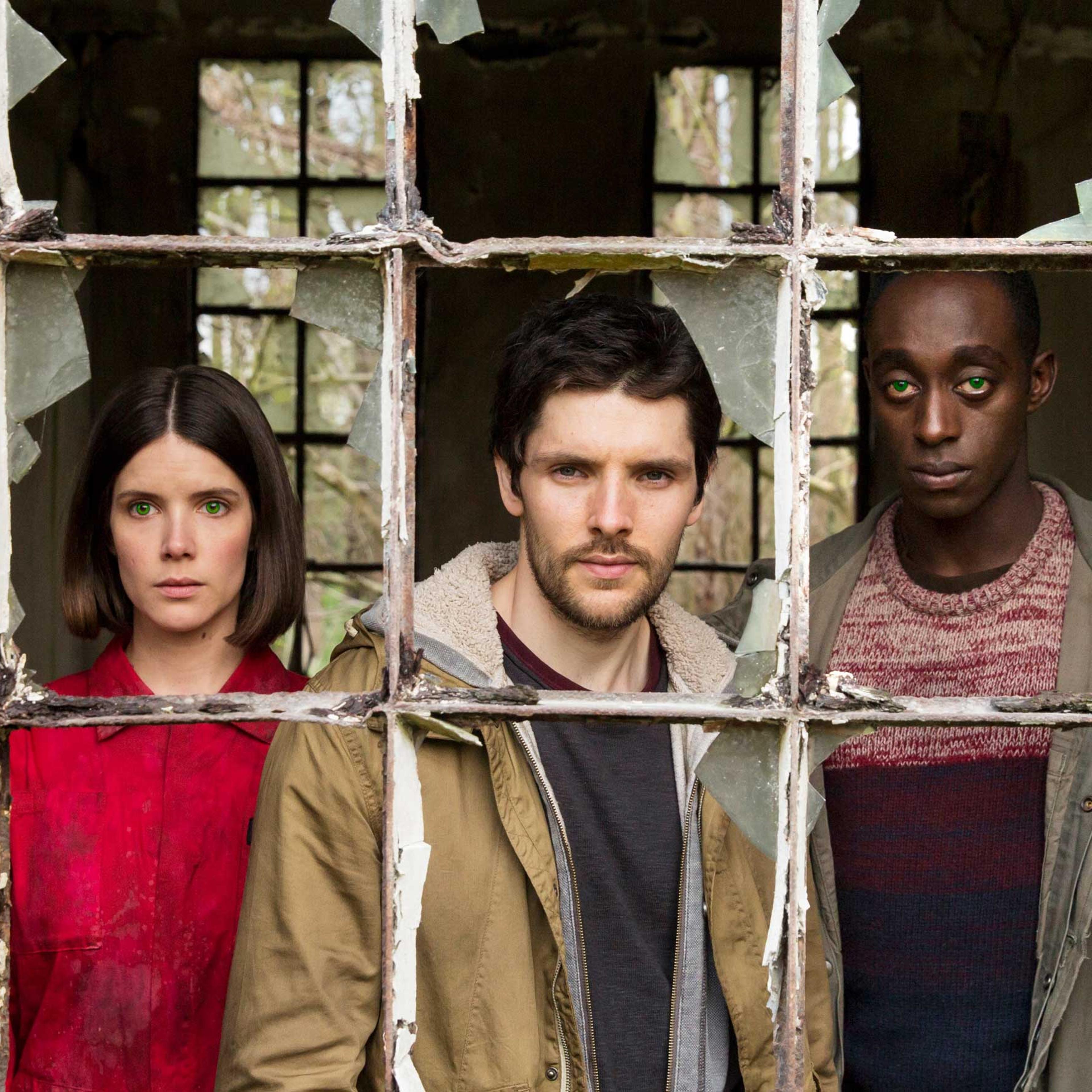 humans-amc-sonya-cassidy-colin-morgan-ivanno-jeremiah