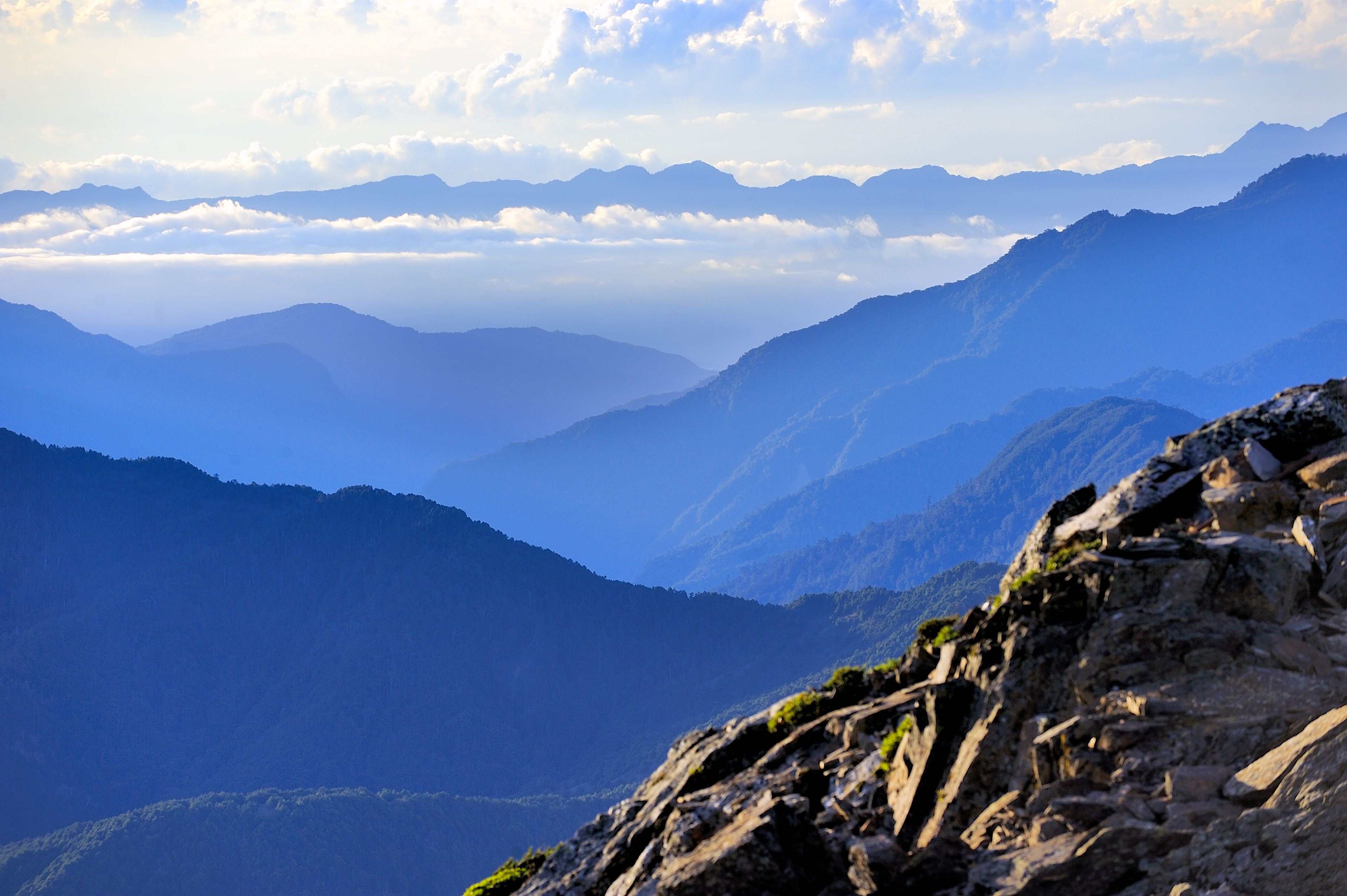 The eastern view over Taiwan from Yu-Shan main peak at 3952