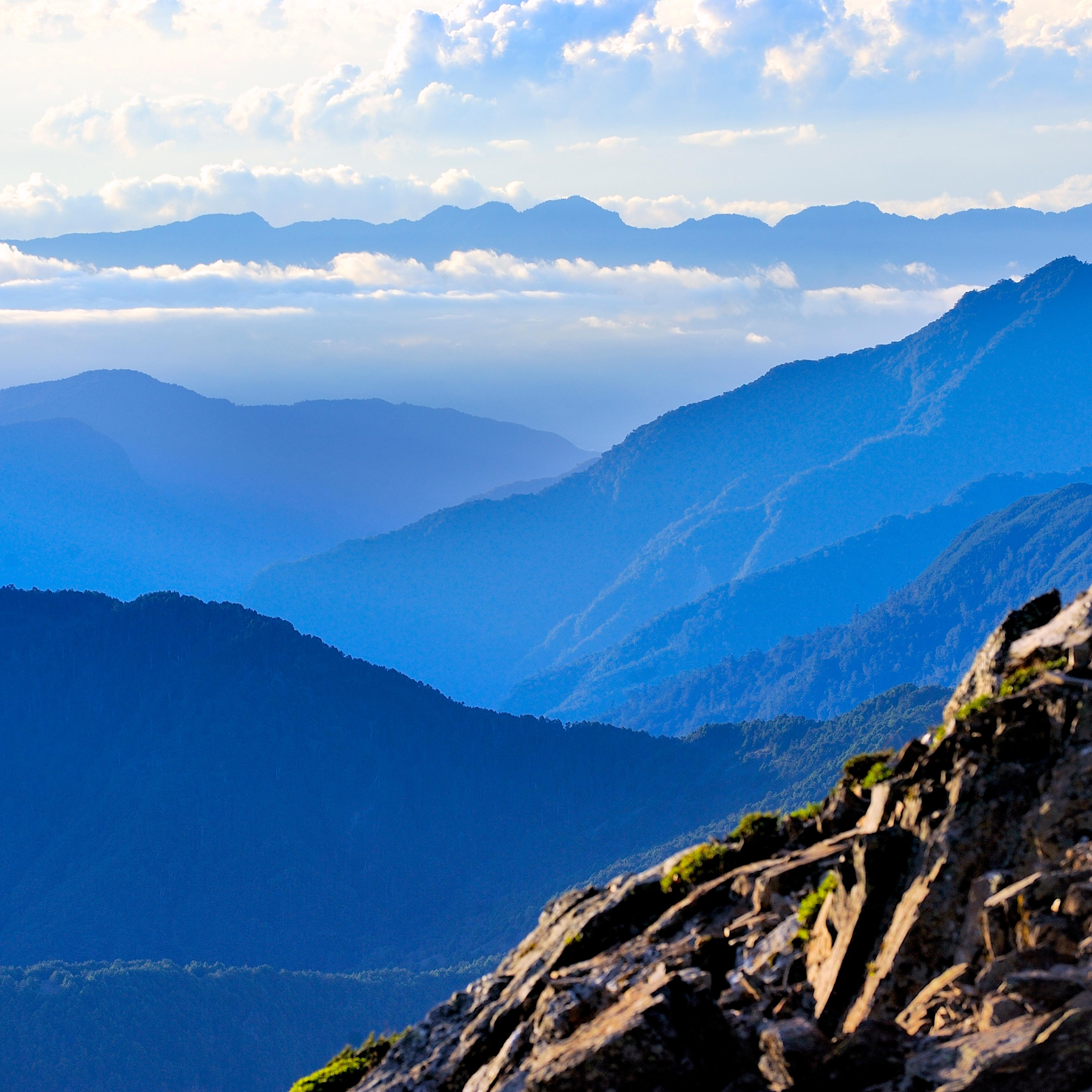 The eastern view over Taiwan from Yu-Shan main peak at 3952