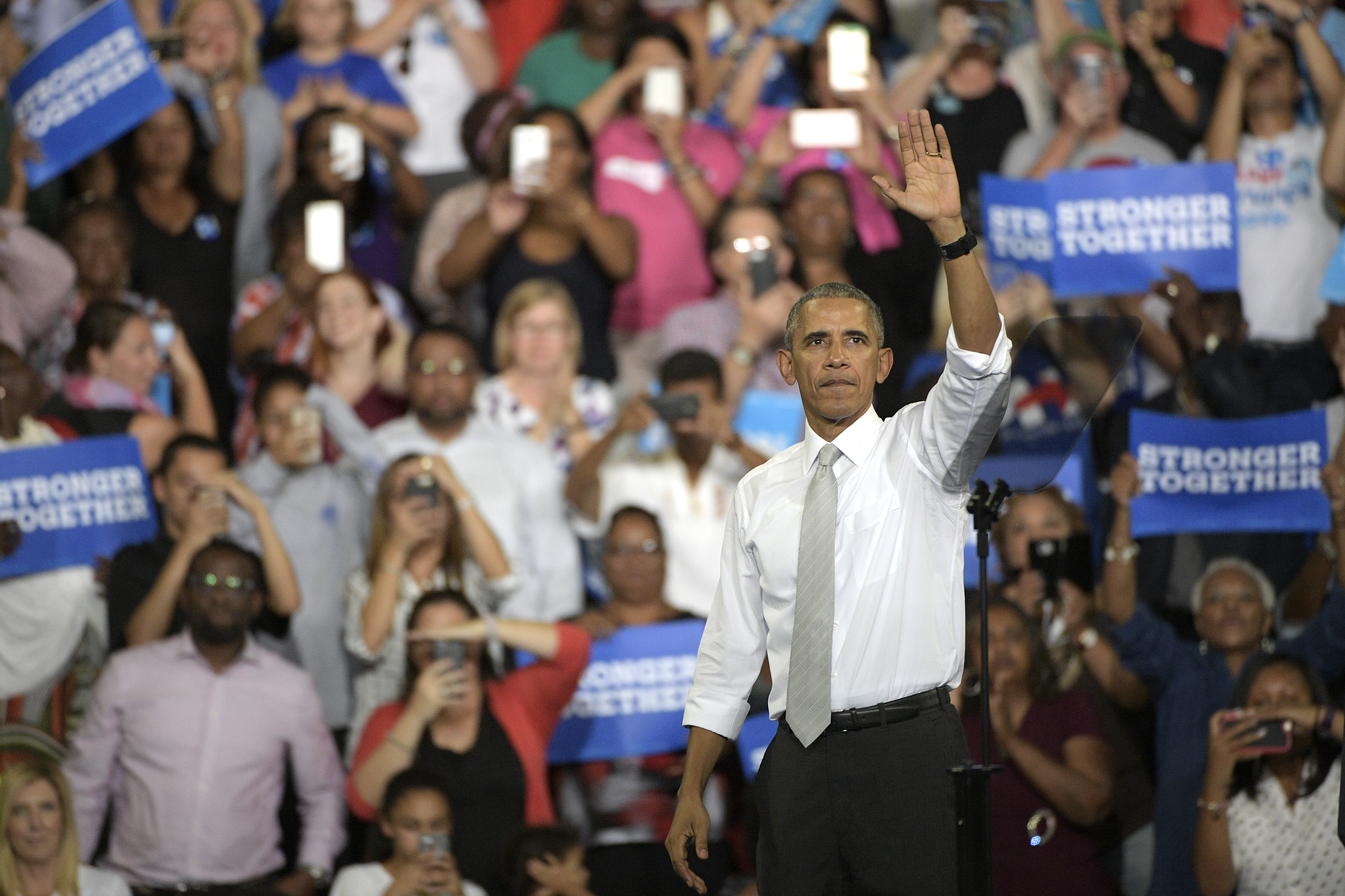 Obama Campaign 2016 Clinton