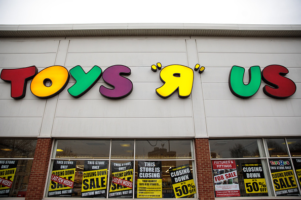 Toys 'R' Us Closing