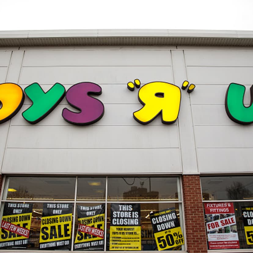 Toys 'R' Us Closing