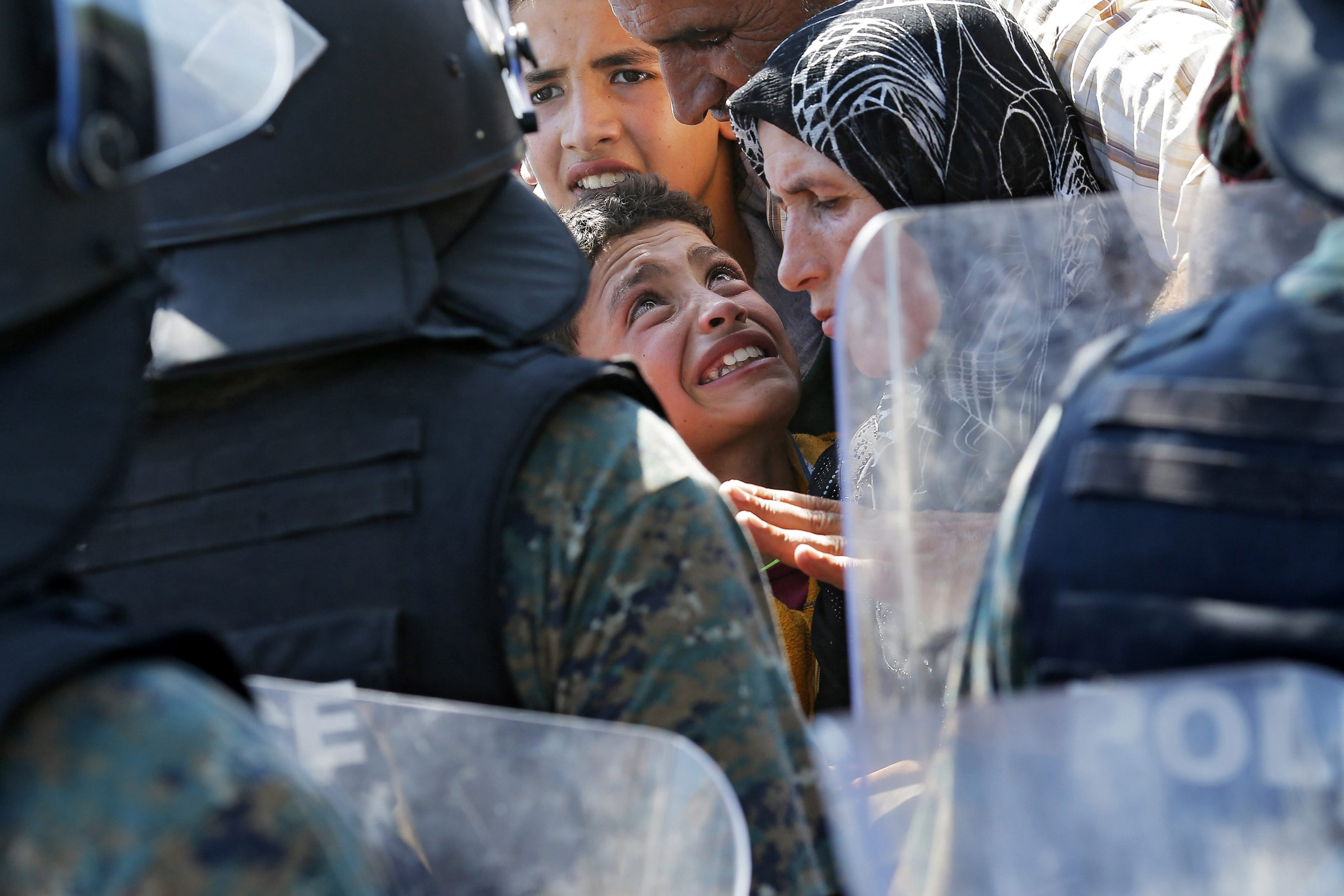 Migrants rush Greece Macedonia Border September 2015