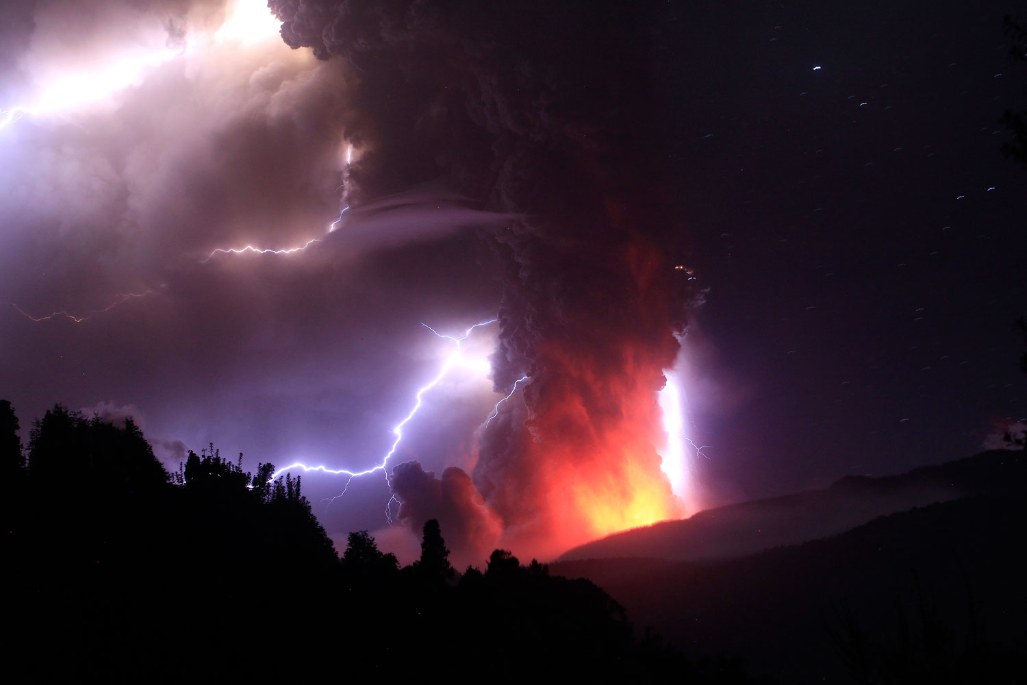 Lightning bolts strike around the Puyehue-Cordon Caulle volcanic chain near southern Osorno city June 5, 2011. 