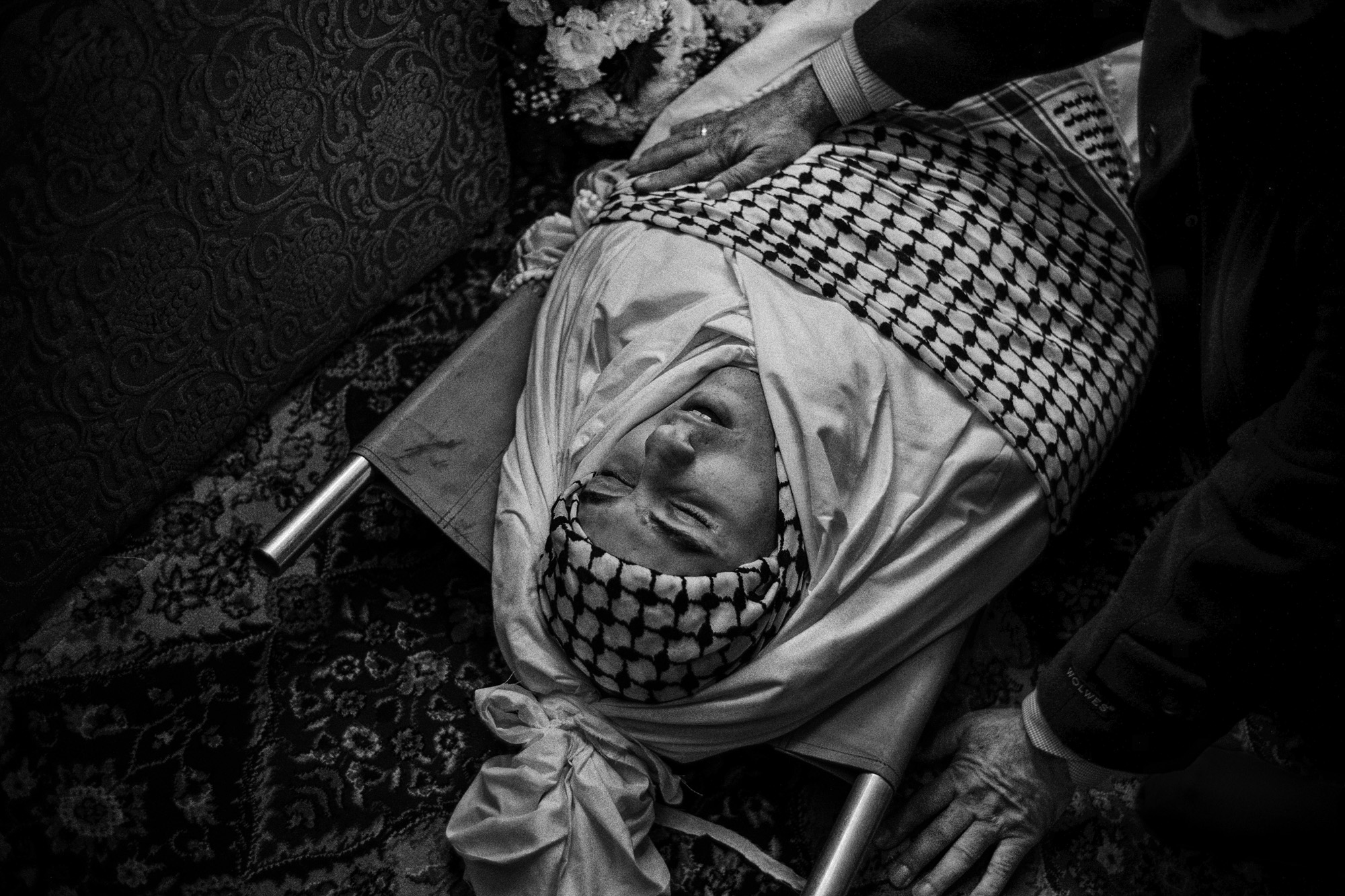 Shadi Arafa, a Palestinian mobile phone salesman who was killed during an attack in Gush Etzion, south of Jerusalem, is mourned in Hebron, November 2015. Israel's Ministry of Foreign Affairs stated Arafa was killed by Palestinian gunfire, but noted that 