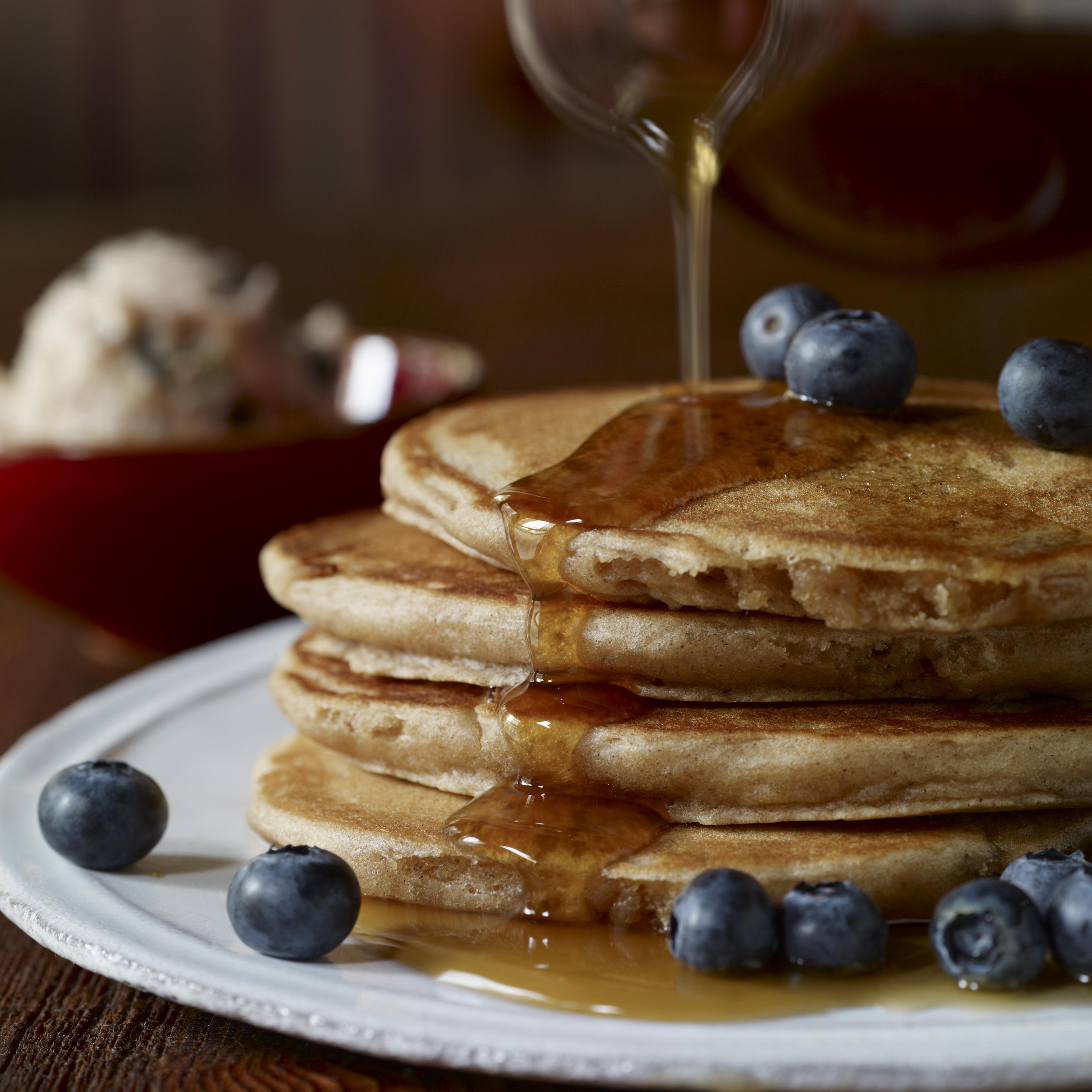 pancakes-syrup-blueberries