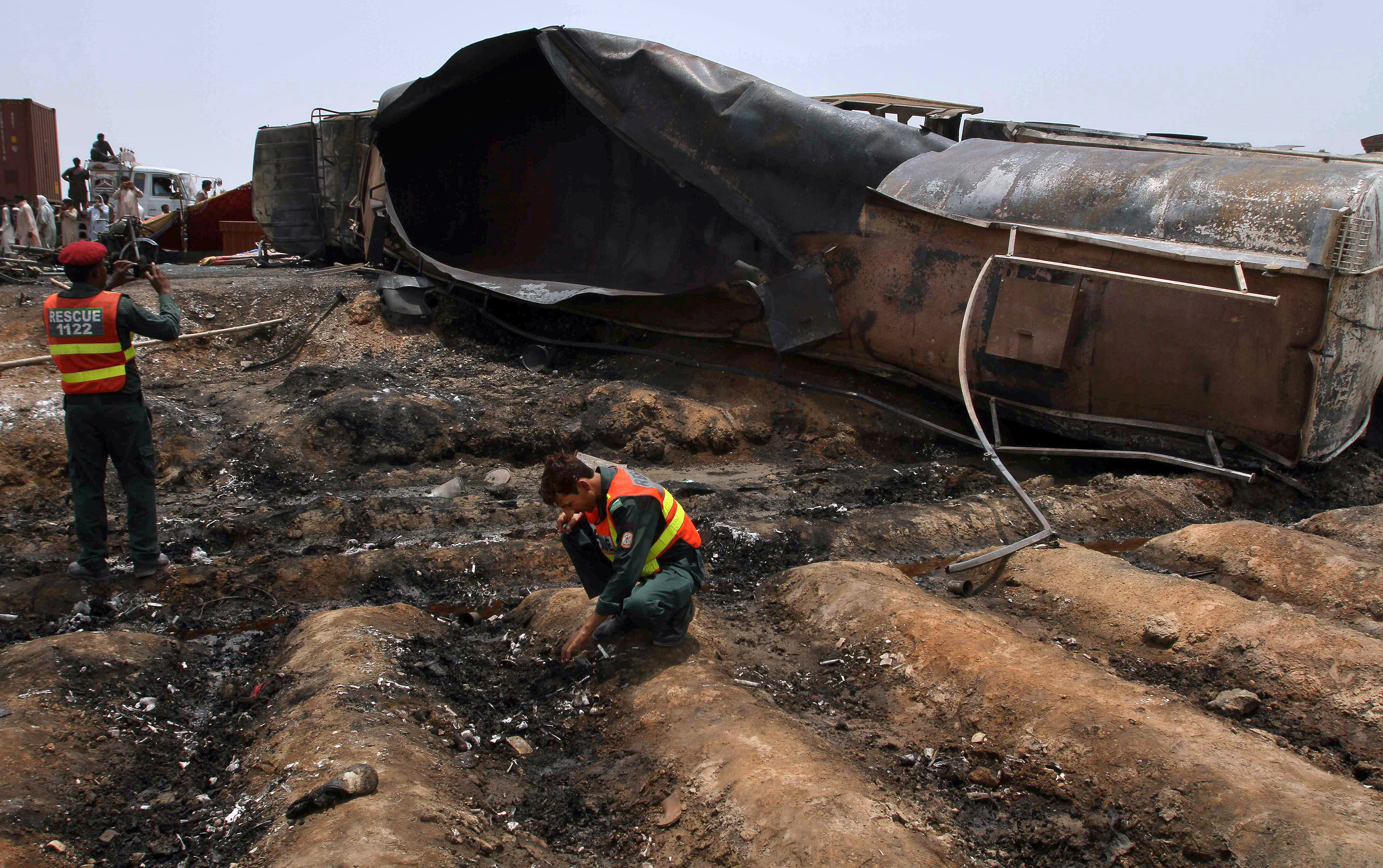 APTOPIX Pakistan Deadly Fire