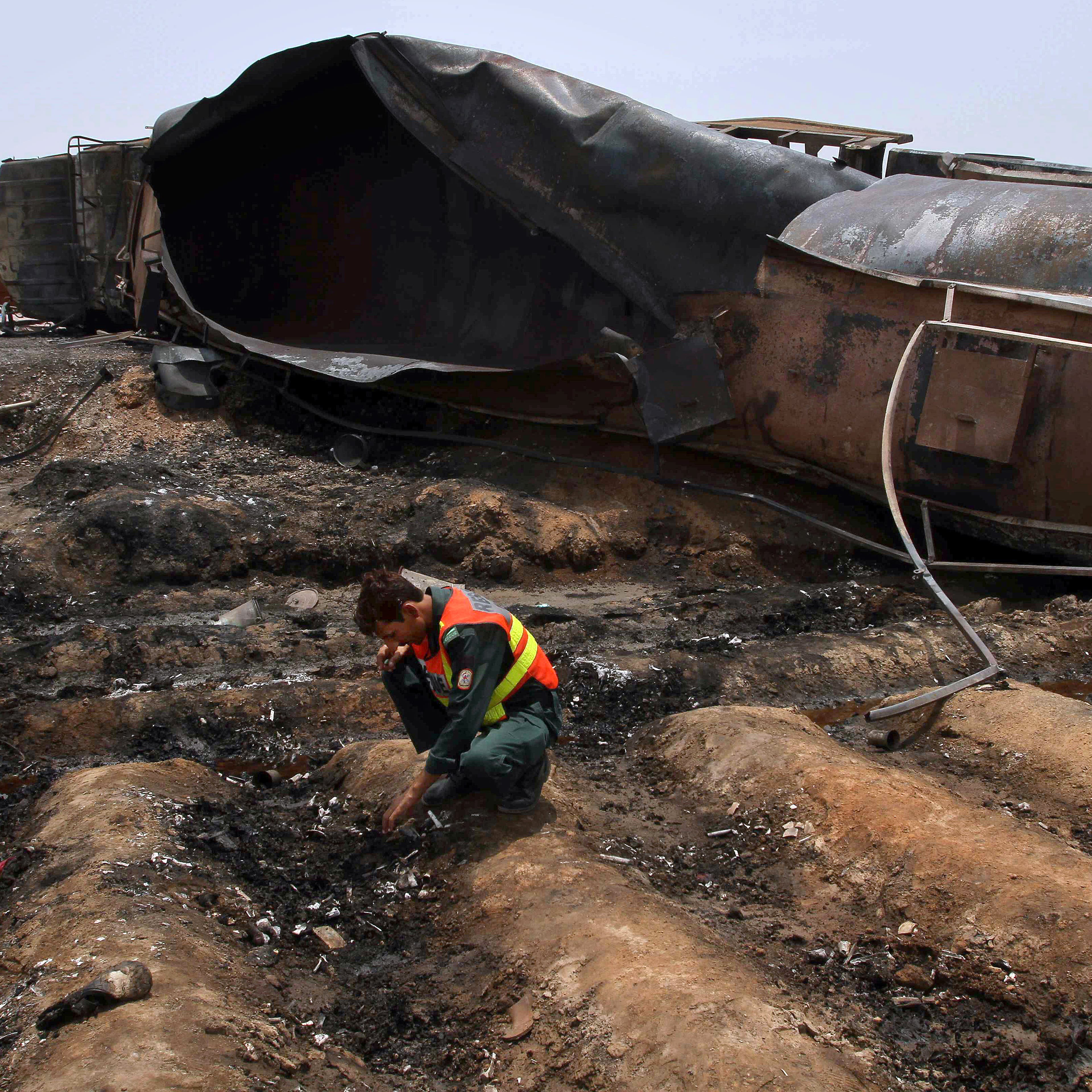 APTOPIX Pakistan Deadly Fire