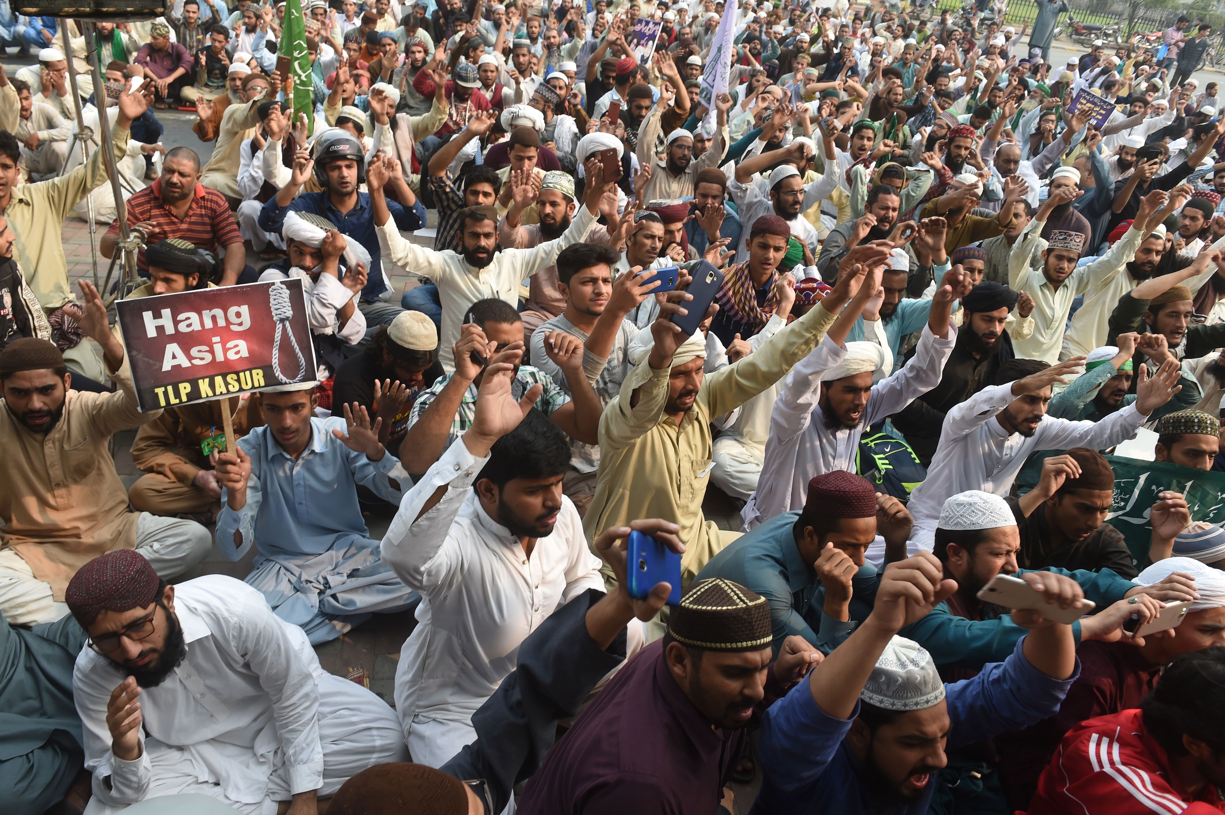 TOPSHOT-PAKISTAN-RELIGION-COURT