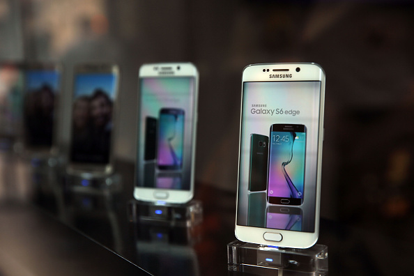 Samsung Galaxy S6 Phone Goes On Sale