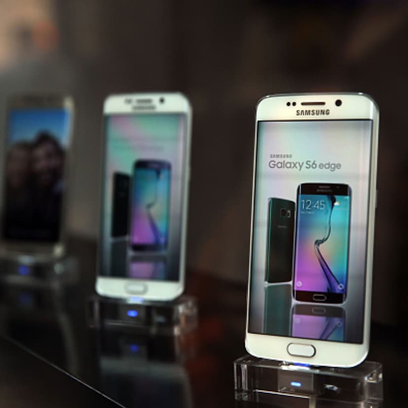 Samsung Galaxy S6 Phone Goes On Sale