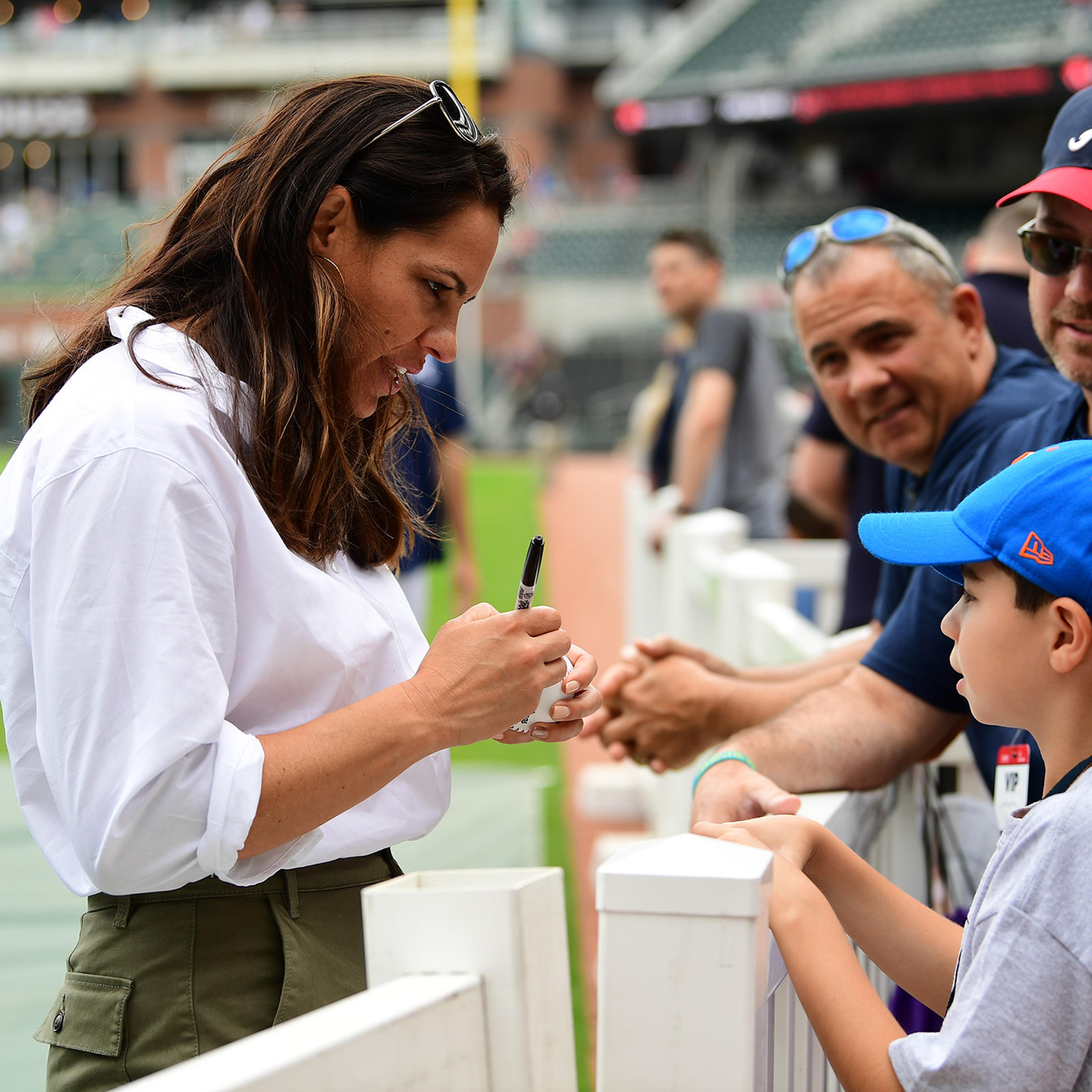 Jessica Mendoza - April 12, 2019