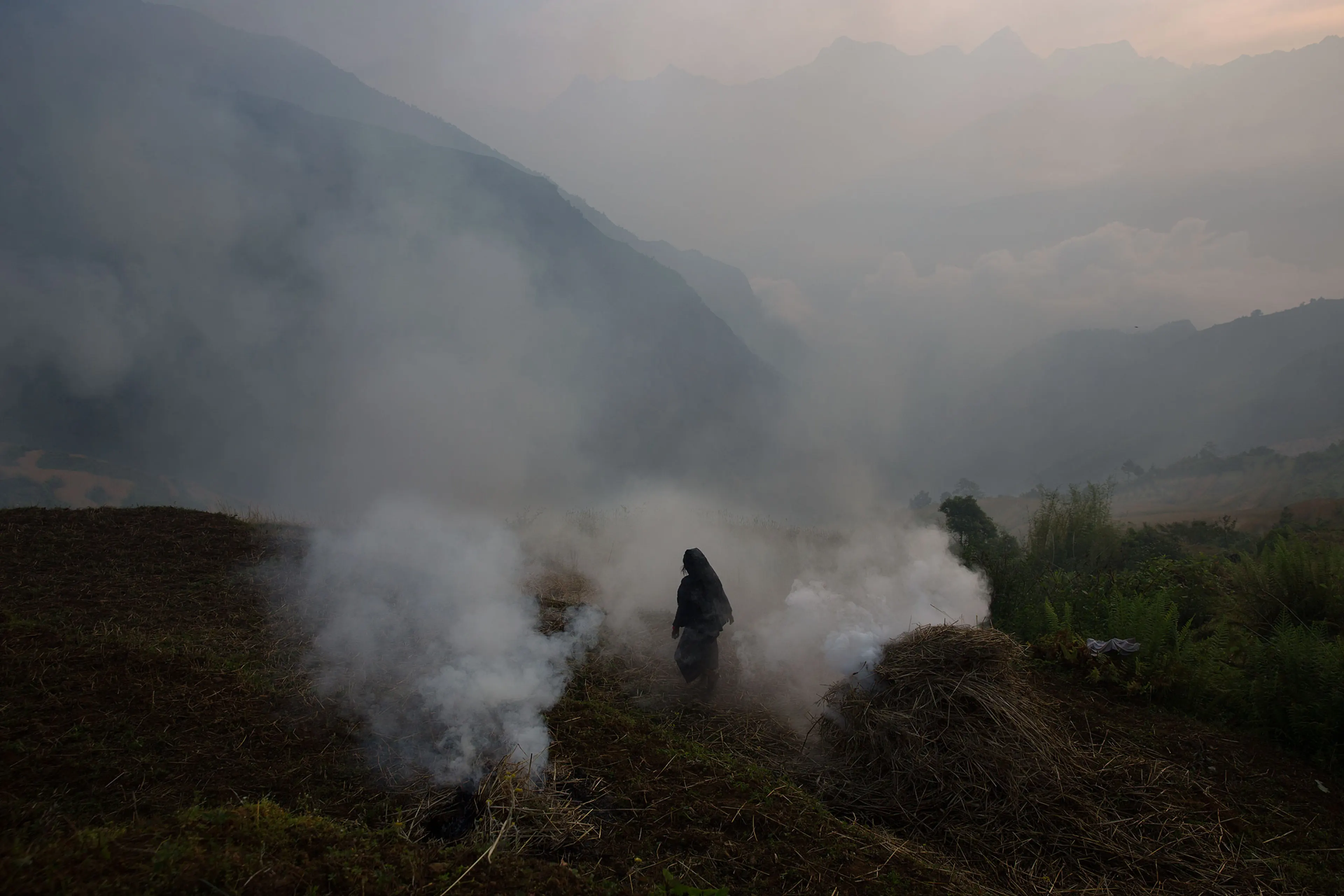 Nepal earthquake. Gumda Village, in Ghorka district. 5 people died and 14 are still missing in landslides. Inhabitants salvaging building materials from their destroyed houses. Funeral of Rejina Gurung, 3 who was just discovered buried in the rubble. Her