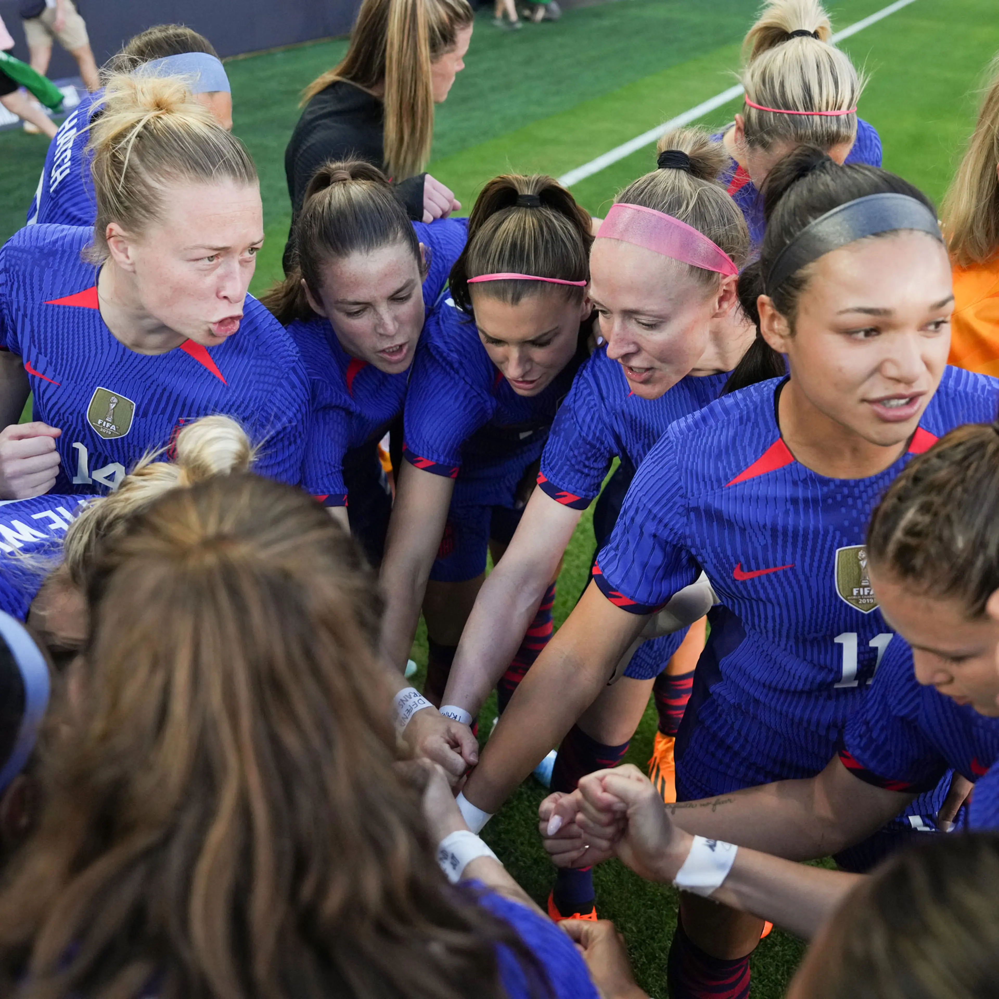 United States Women’s National Team players huddle prior to a match between the United States and the Republic of Ireland