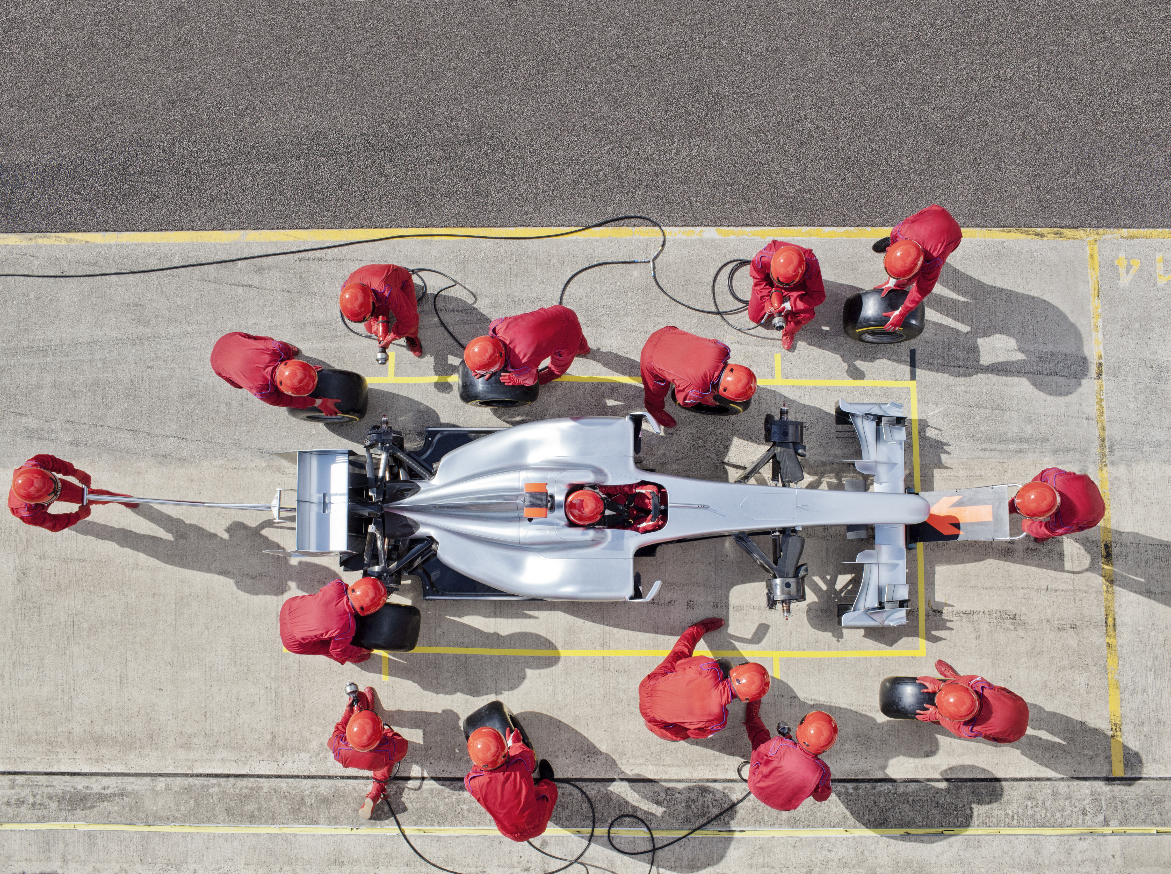 f1-pit-crew