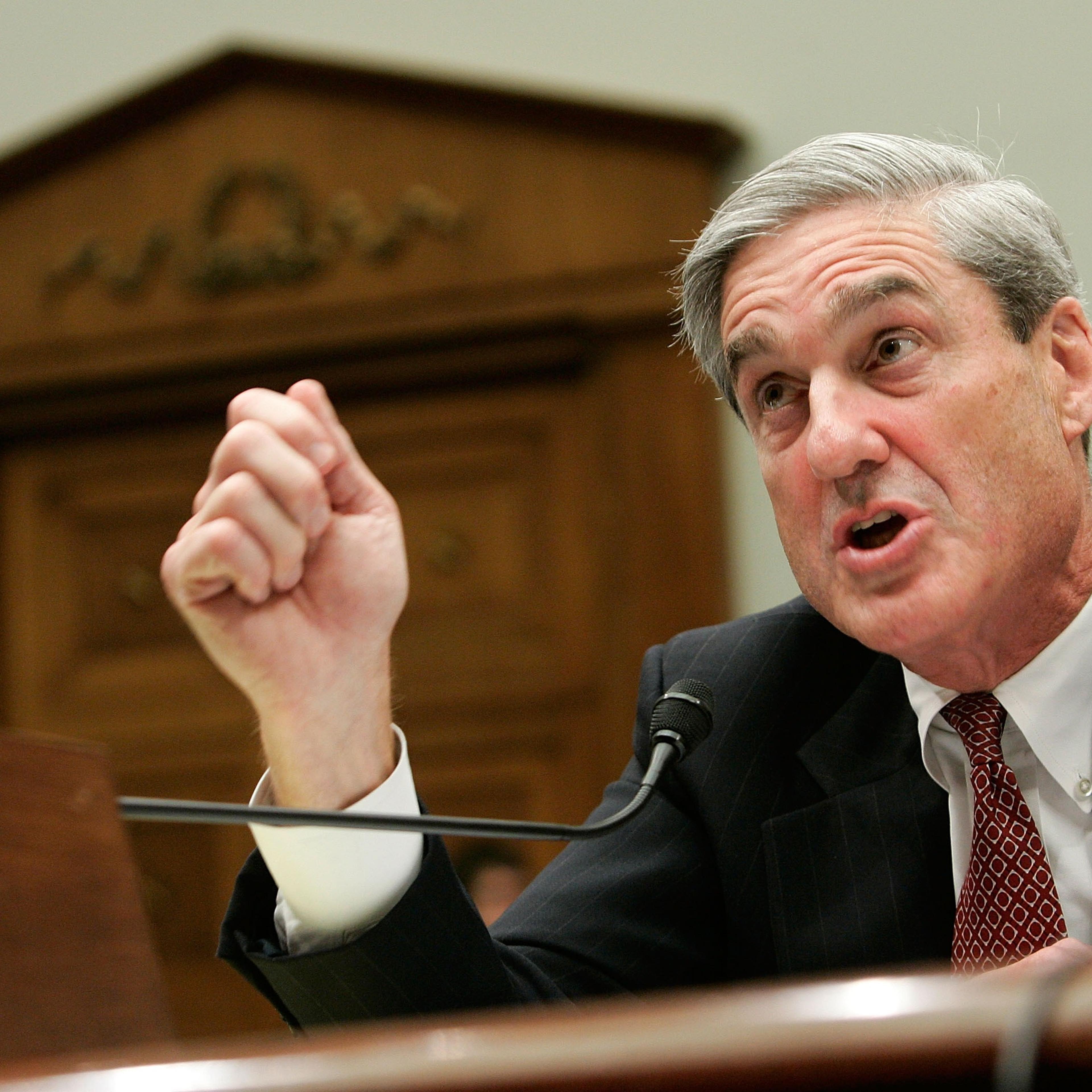 People are killing the Mueller Report waiting time with memes.