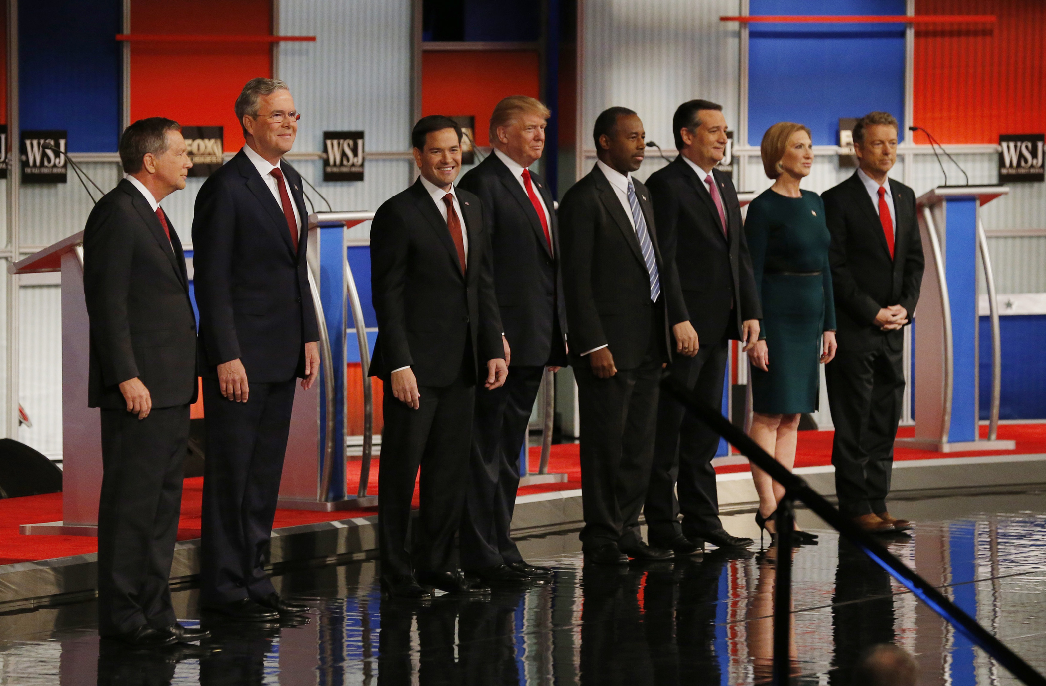 Republican U.S. presidential candidates (L-R) Governor John Kasich, former Governor Jeb Bush, U.S. Senator Marco Rubio, businessman Donald Trump, Dr. Ben Carson, U.S. Senator Ted Cruz, former HP CEO Carly Fiorina and U.S. Rep. Rand Paul pose during a pho