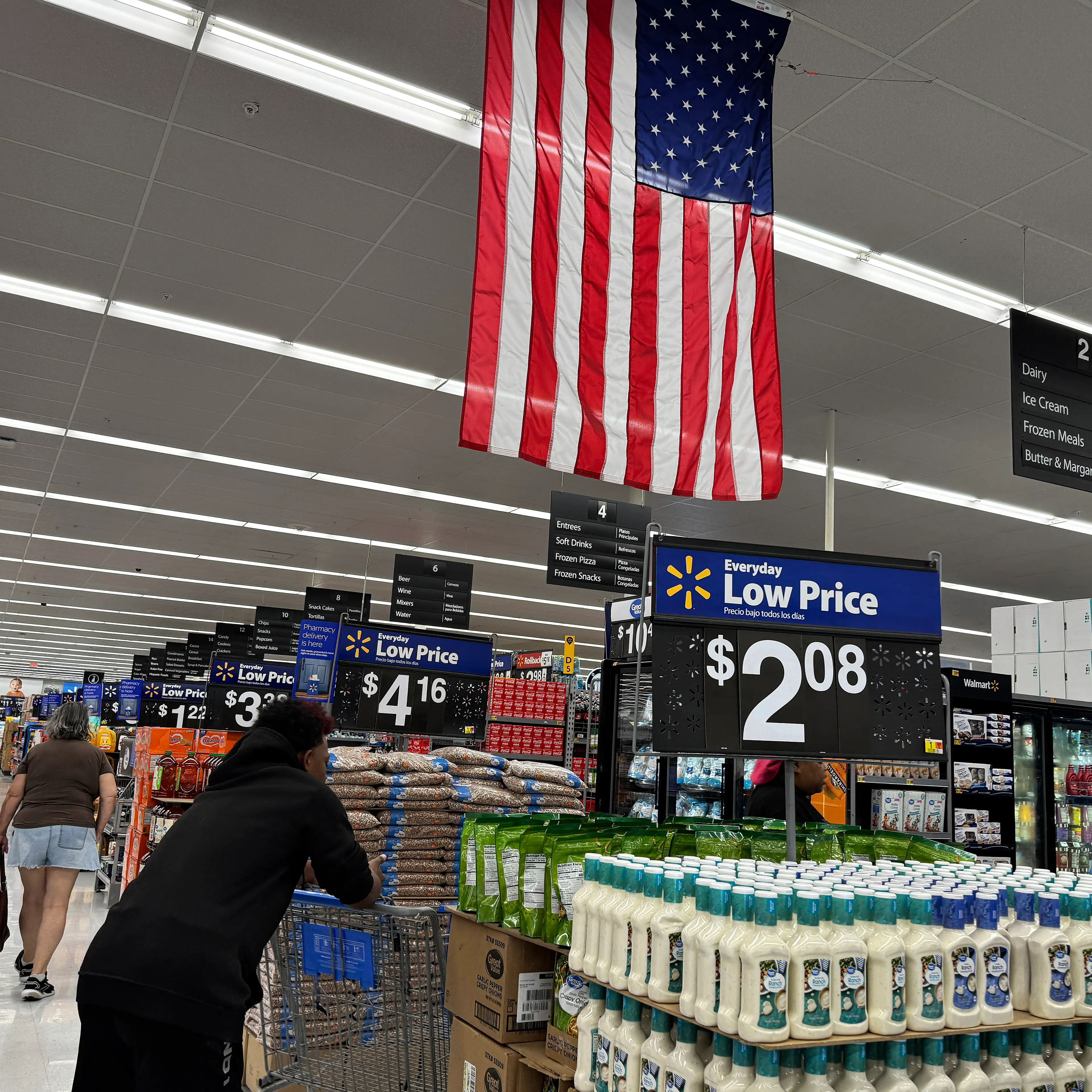 Walmart Pulls 1st Quarter Earnings Estimates As Tariffs Upend Economic Forecasting