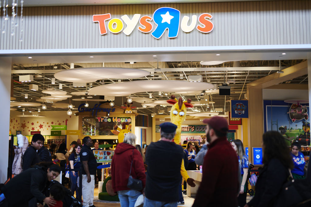 Shoppers In New Jersey Hit The Malls On Black Friday