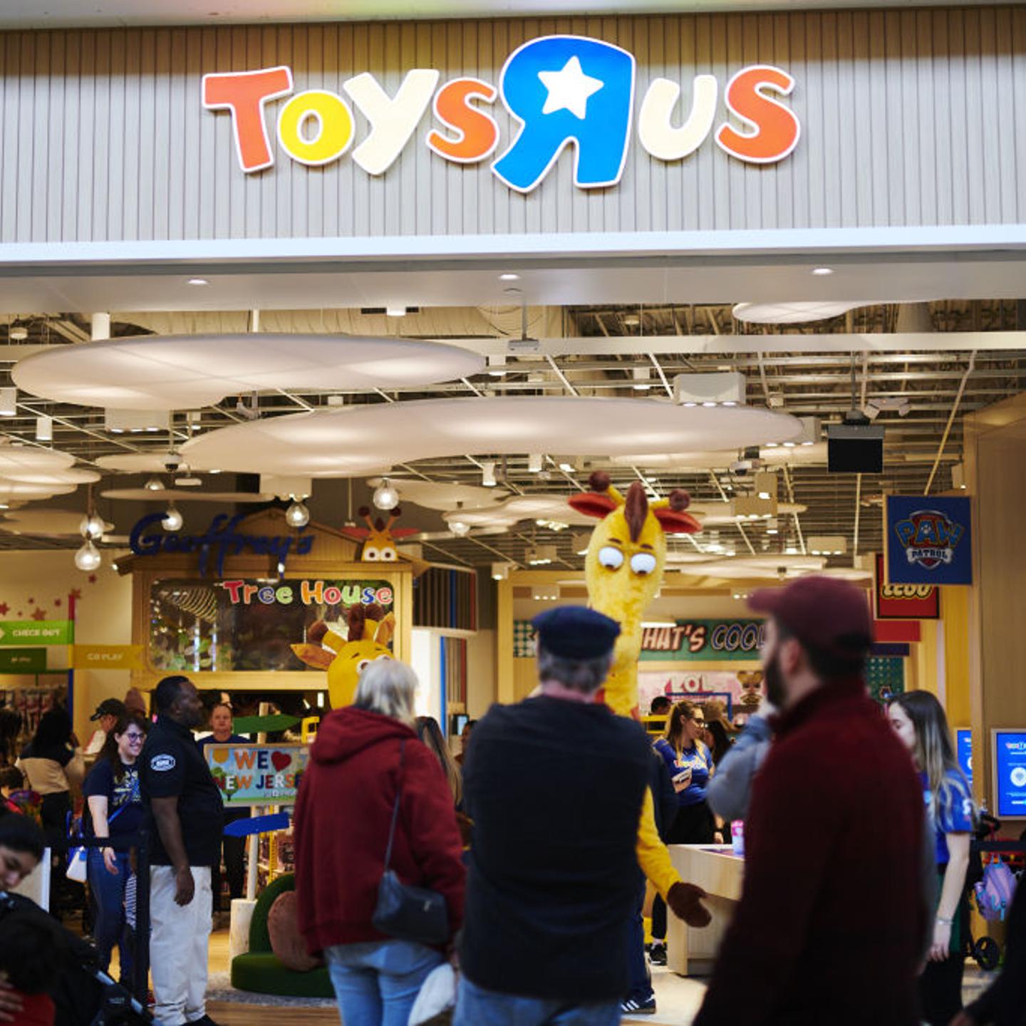 Shoppers In New Jersey Hit The Malls On Black Friday