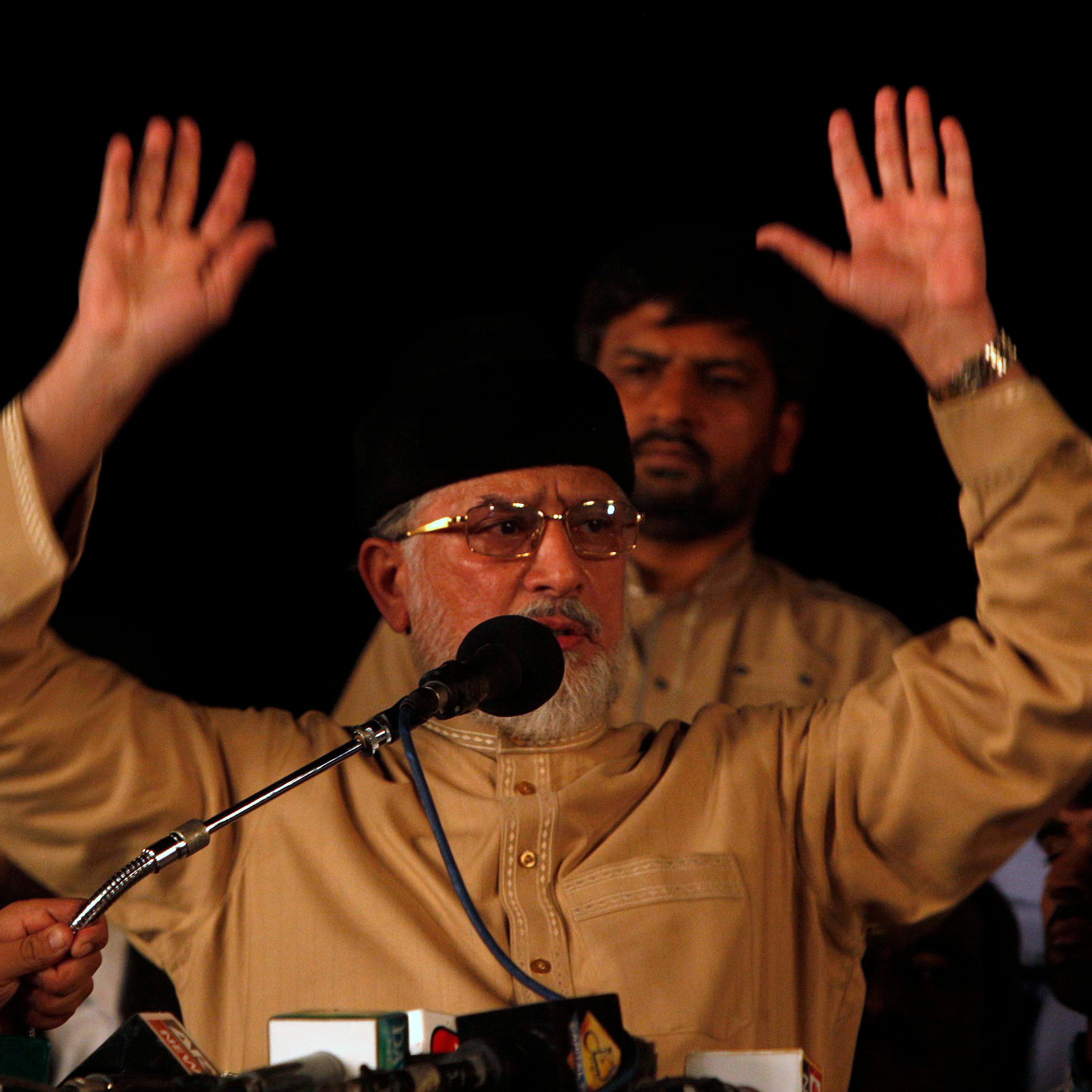 Opposition leader Qadri addresses supporters in Islamabad