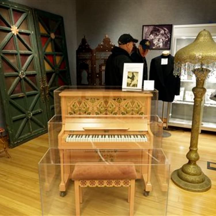 Movie MemorabiIia Auction