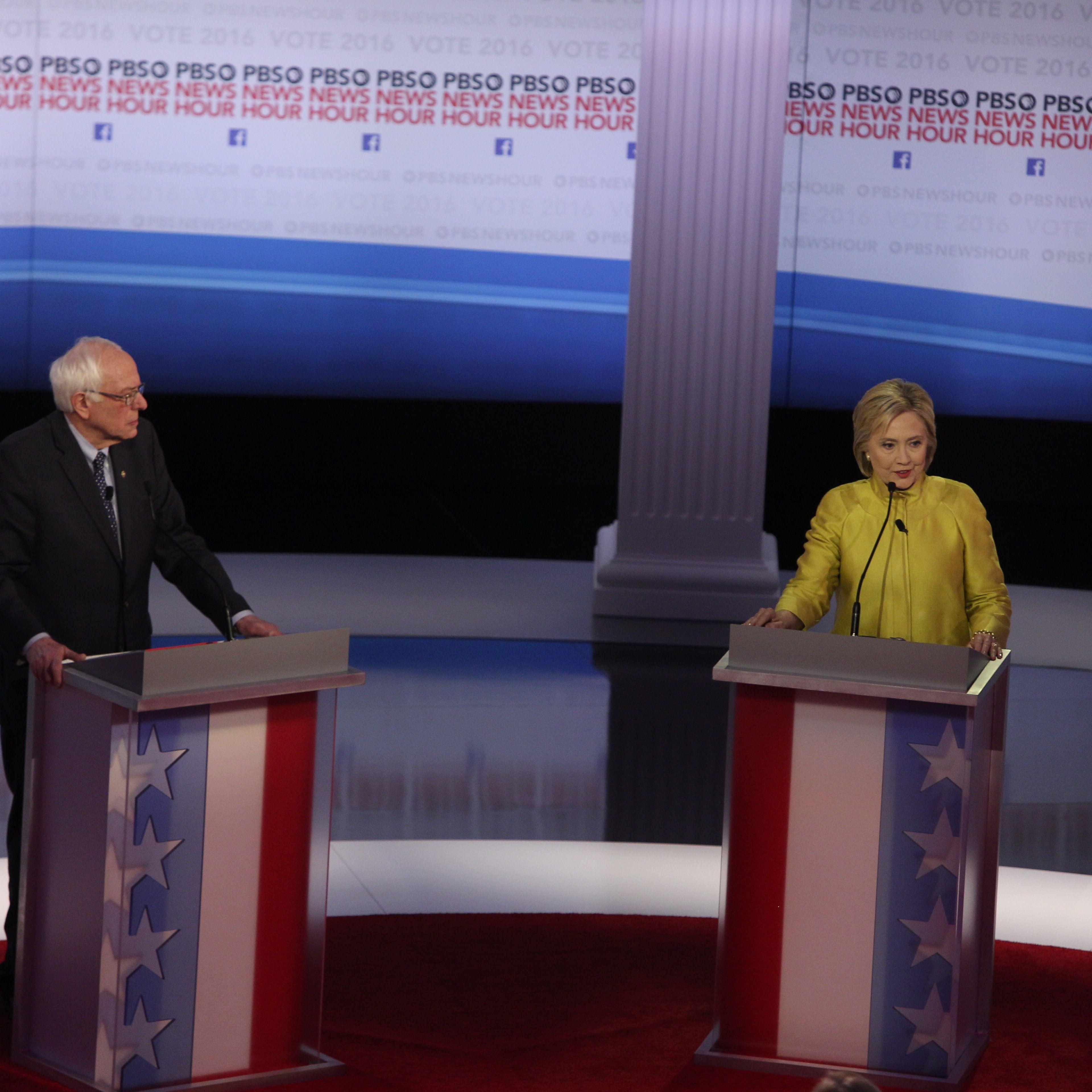 US-VOTE-DEMOCRATS-DEBATE
