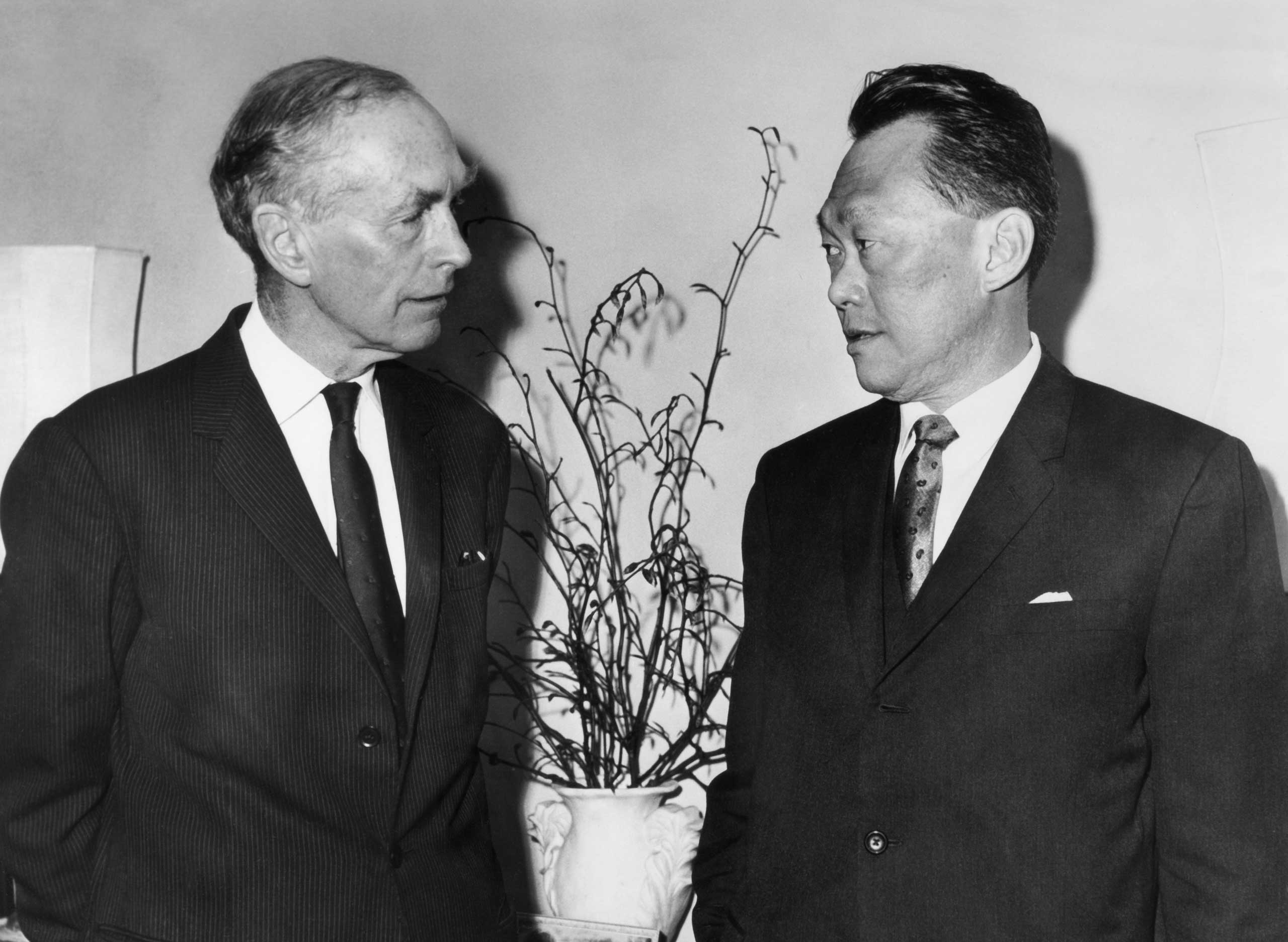 Sir Alec Douglas Home, former British Prime Minister meets with Lee Kuan Yew, in London, 1969.