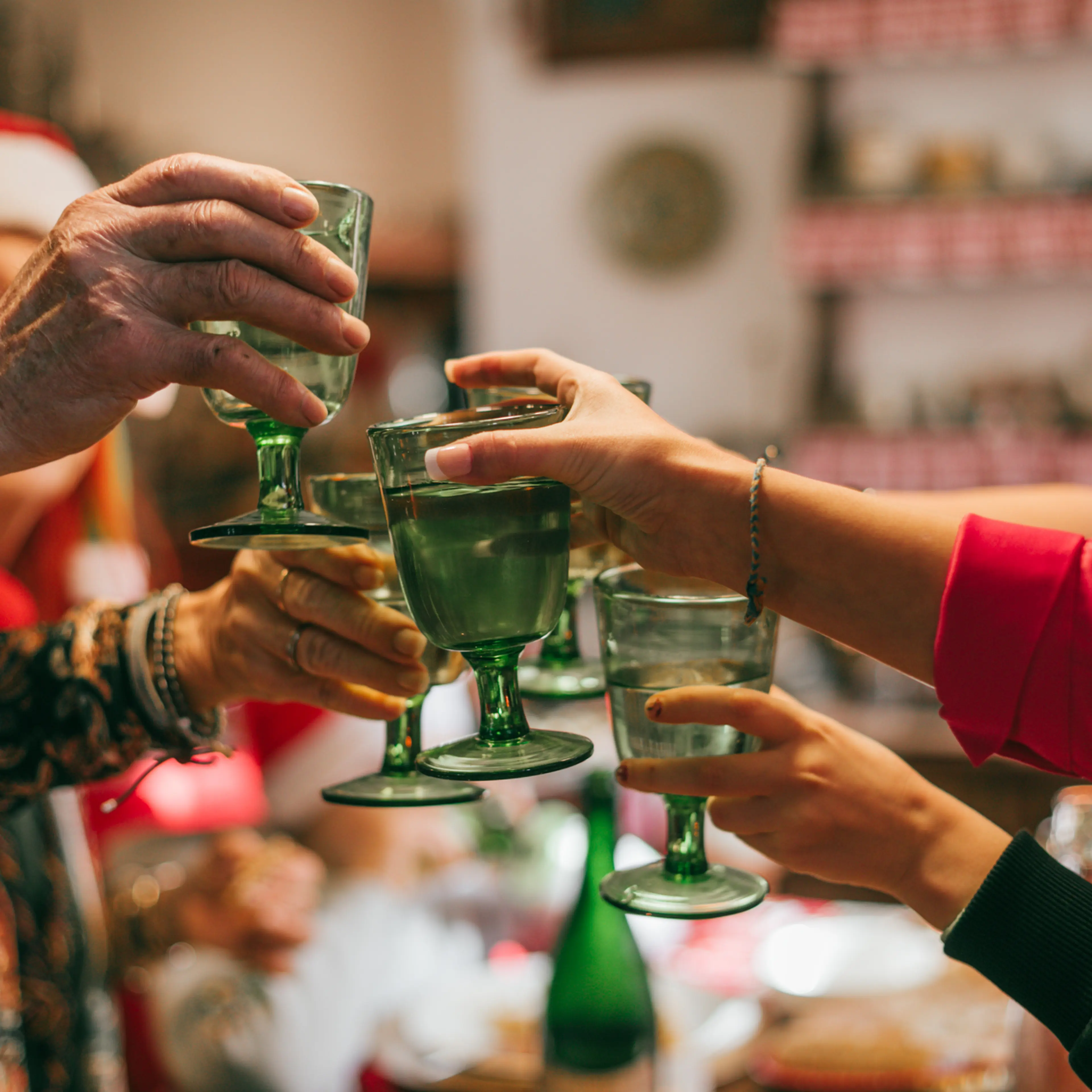 Multi-generation family celebrate Christmas.Toasting time