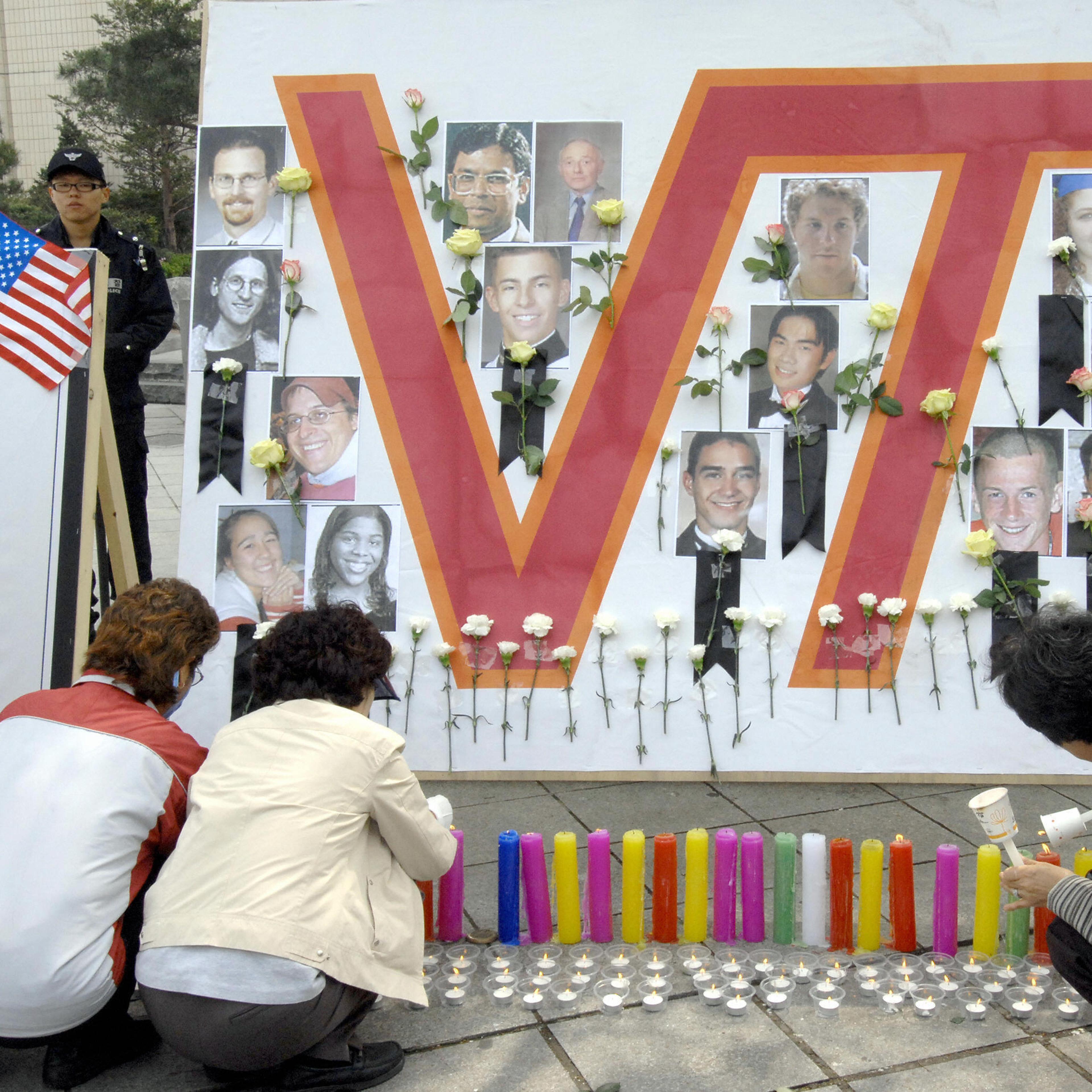 South Koreans light candles at a memorial in front of the US embassy in Seoul, 21 April 2007, in memory of the victims of the Virginia Tech massacre.