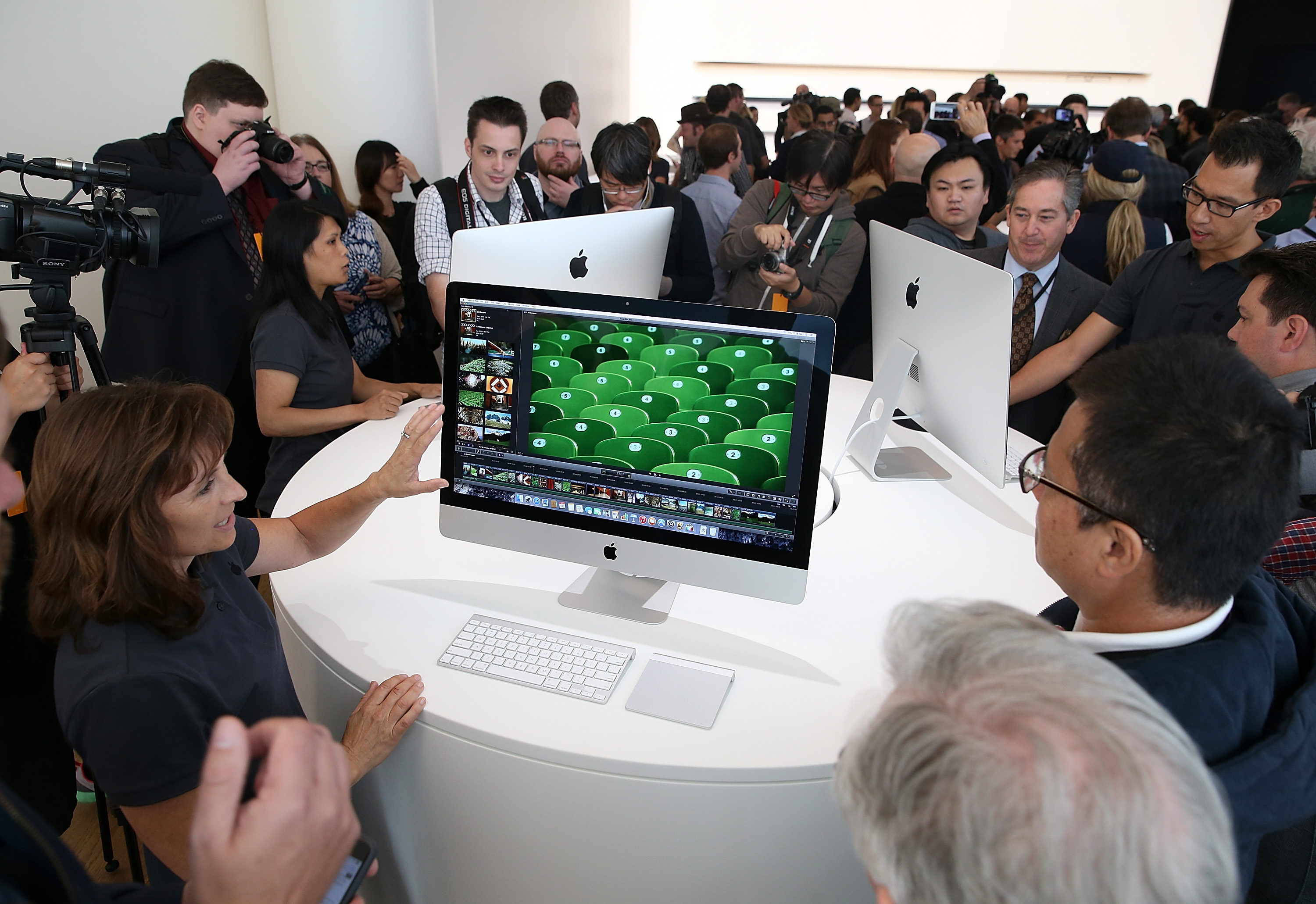Apple Unveils New iPad Models