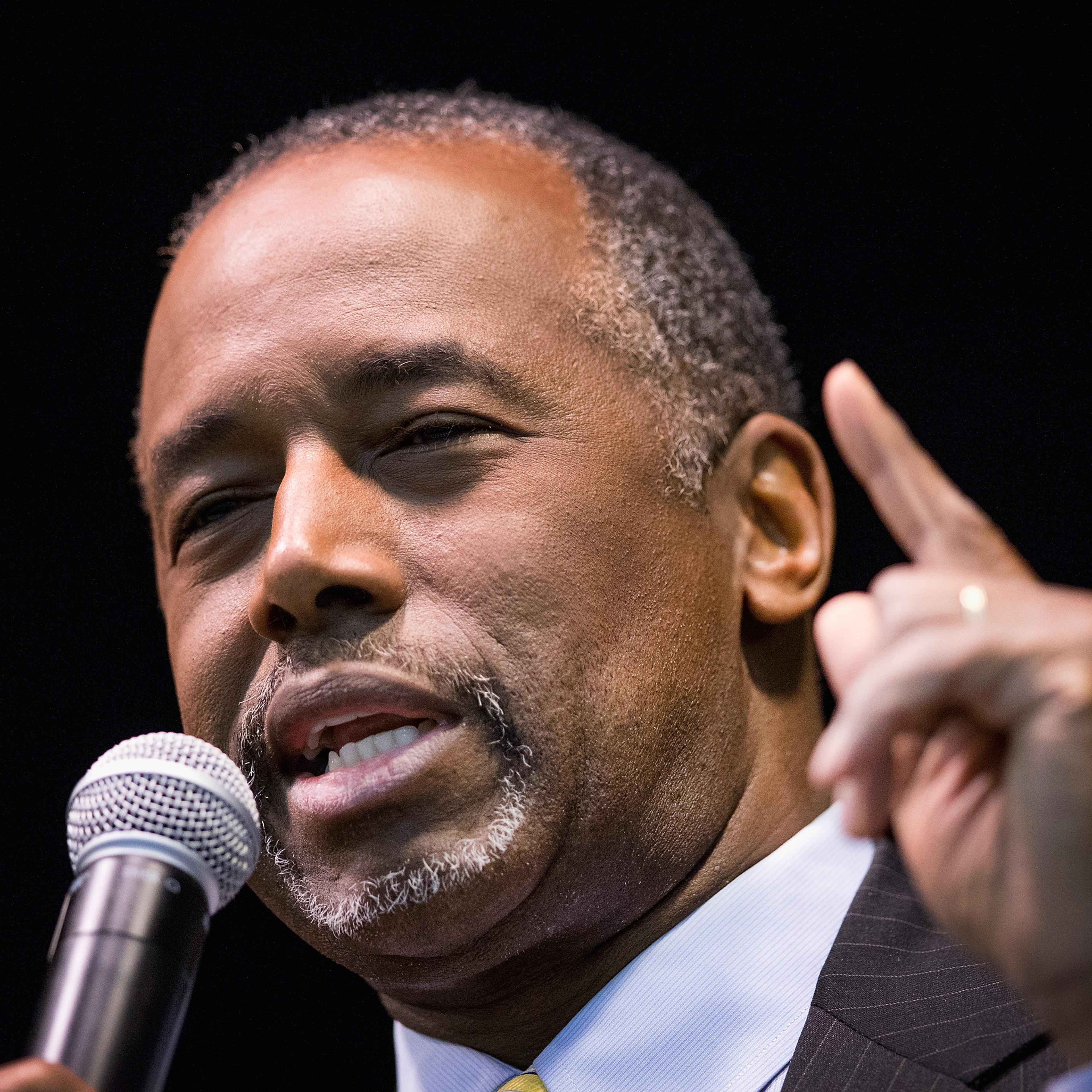 Ben Carson speaks to guests at a barbeque hosted by Jeff Kauffman, chairman of the Republican party of Iowa in Wilton, Iowa on Nov. 22, 2015.