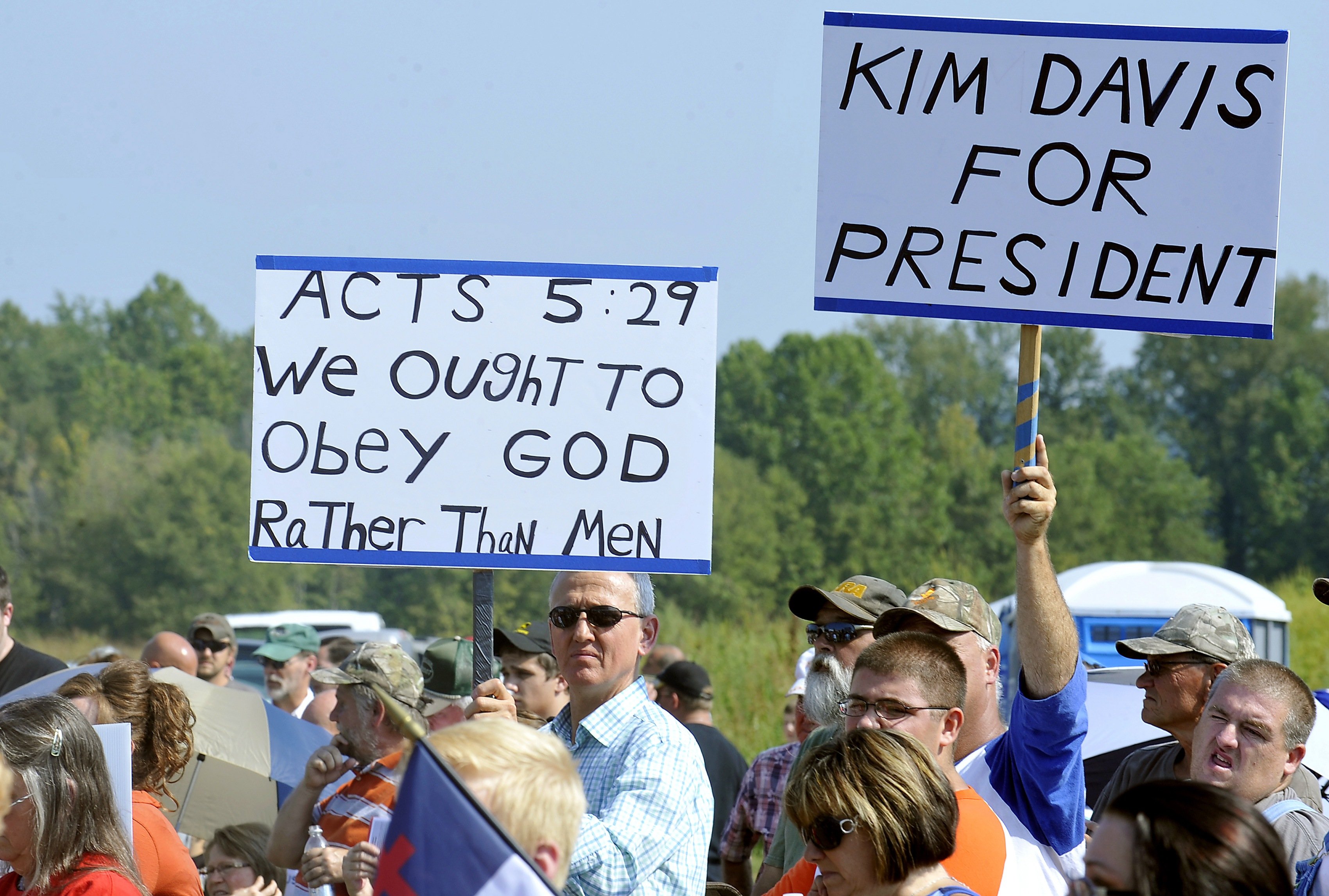 Kim Davis Supporters