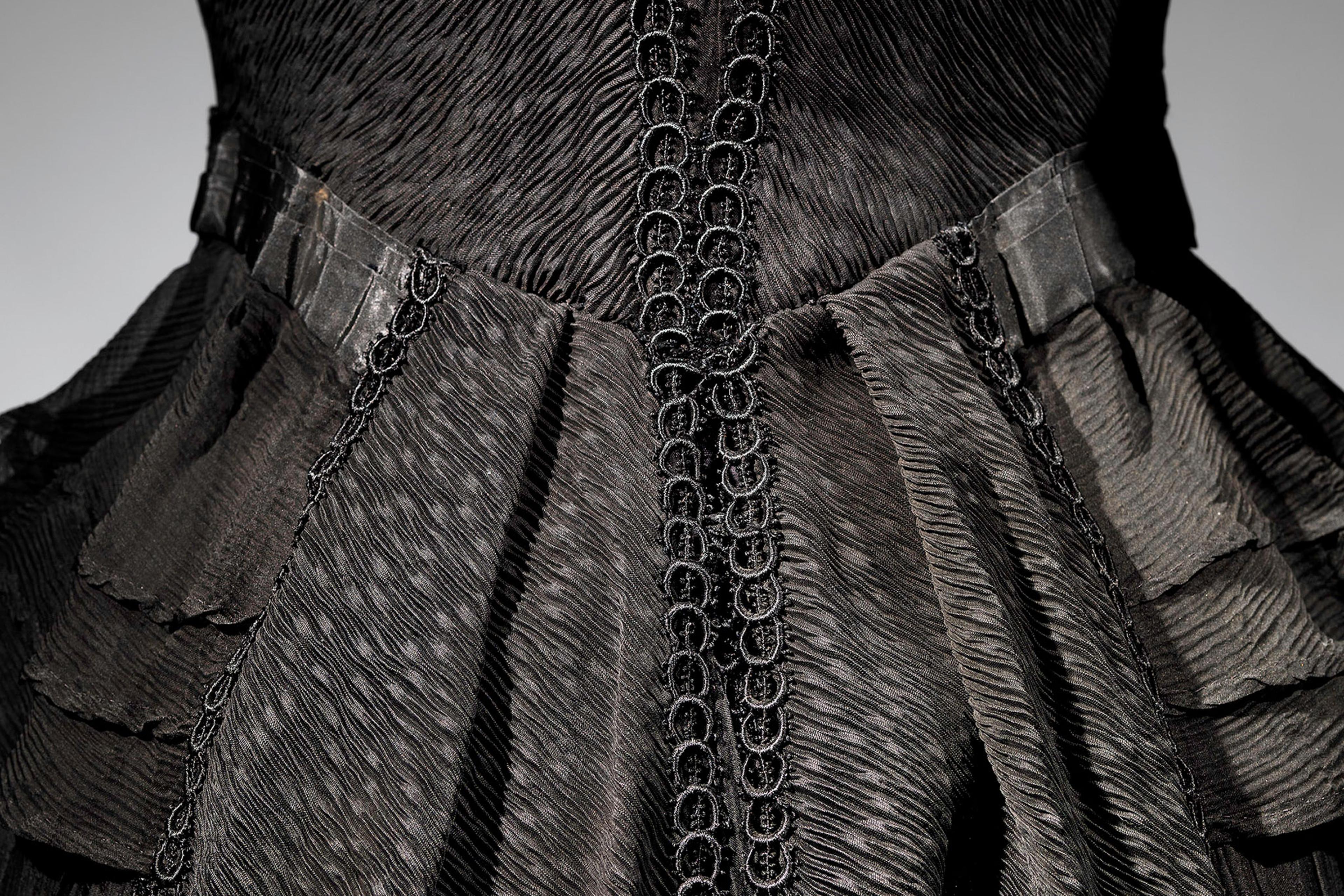 mourning grey dress Stunning Edwardian mourning dress, c o m i n g s o o n. s welcome! #edwardianfashion #edwardianmourning #mourningdress #historicalfashion #fashionhistory