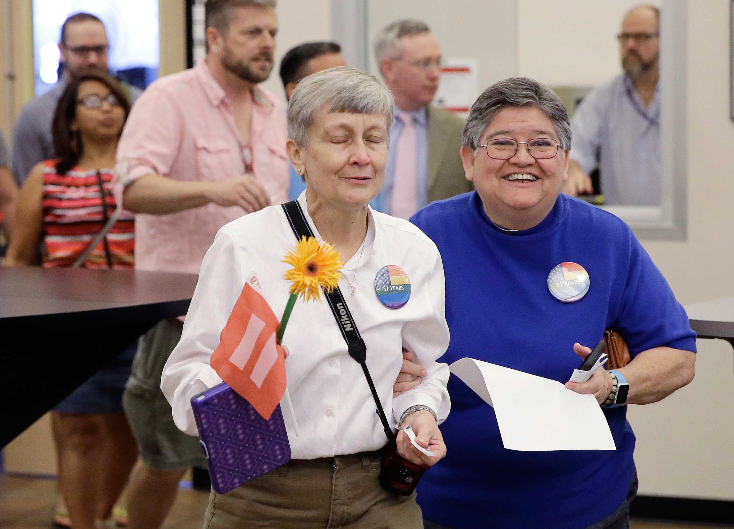 Same Sex Couples Newlyweds Gay Marriage Supreme Court