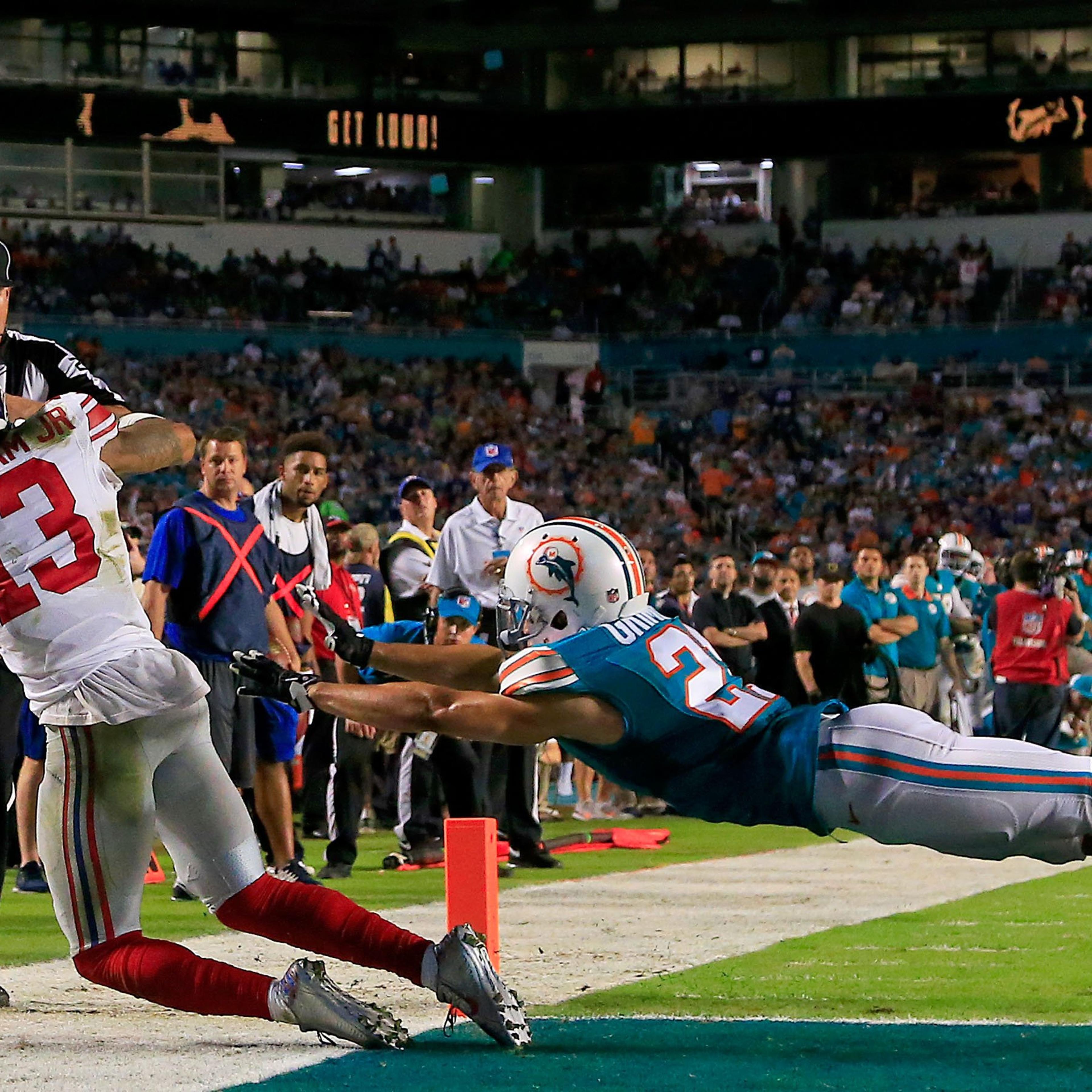 New York Giants v Miami Dolphins