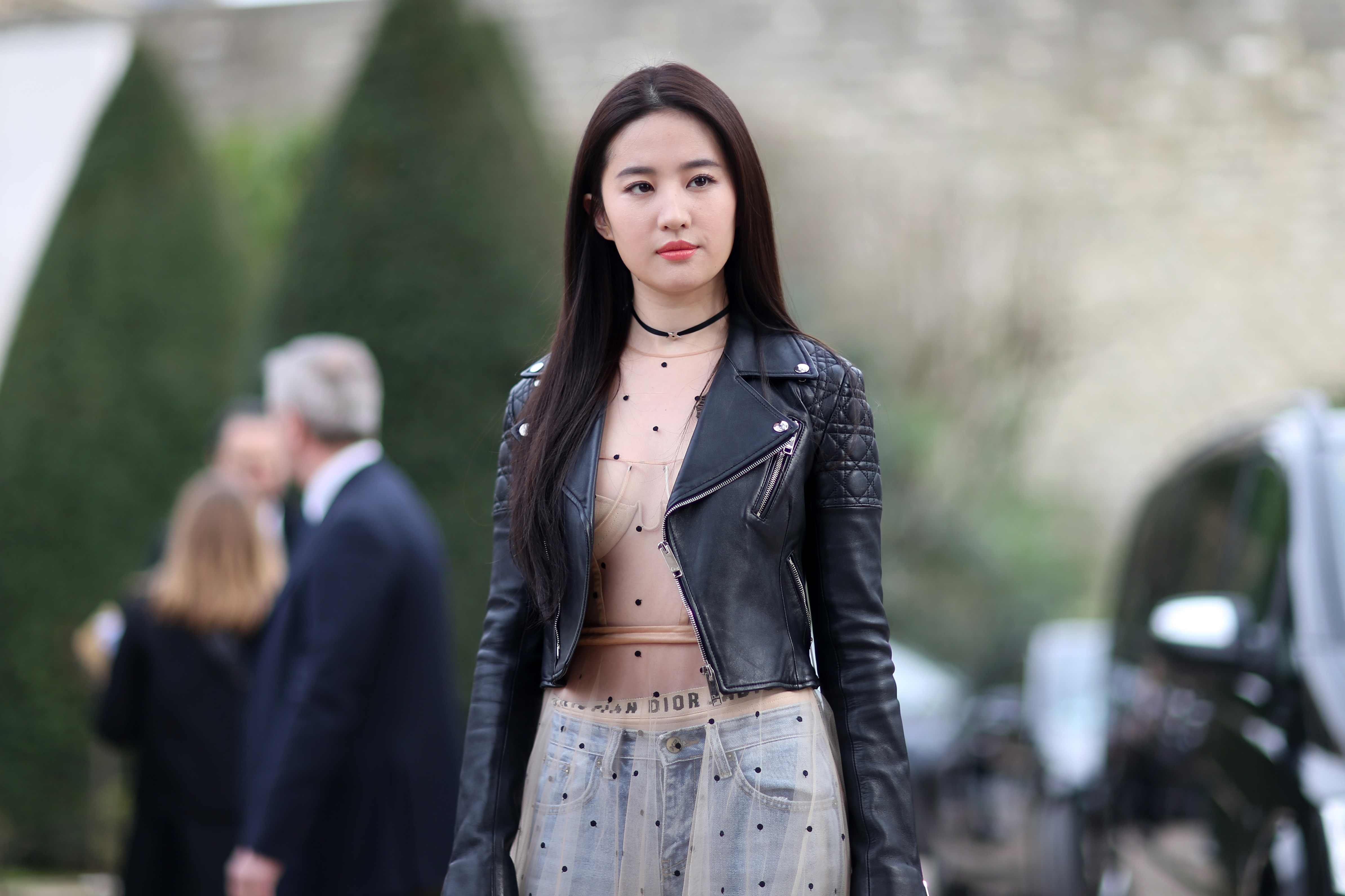 Christian Dior : Arrivals - Paris Fashion Week Womenswear Fall/Winter 2017/2018