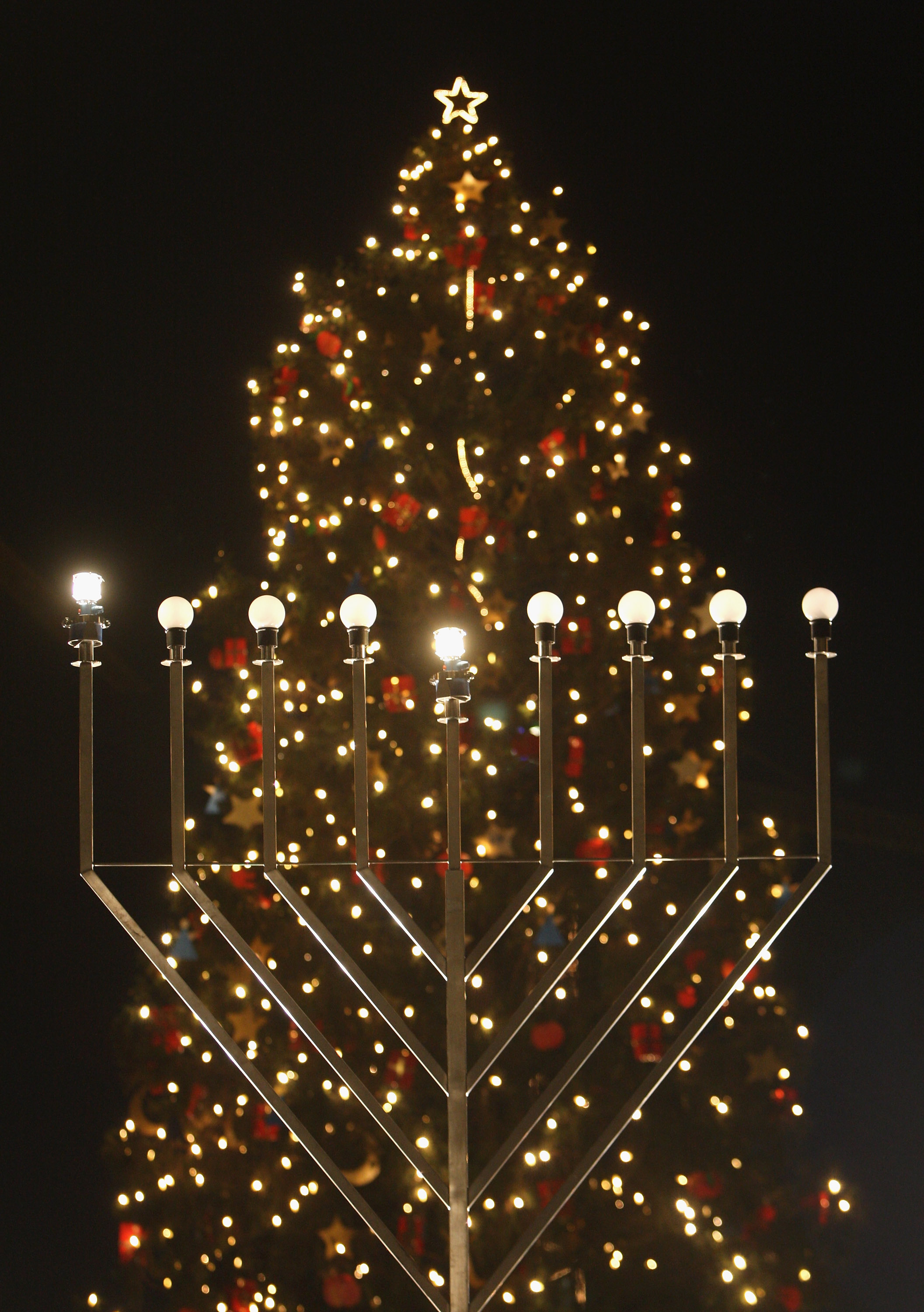 Berlin Jews Mark Hannukah Start