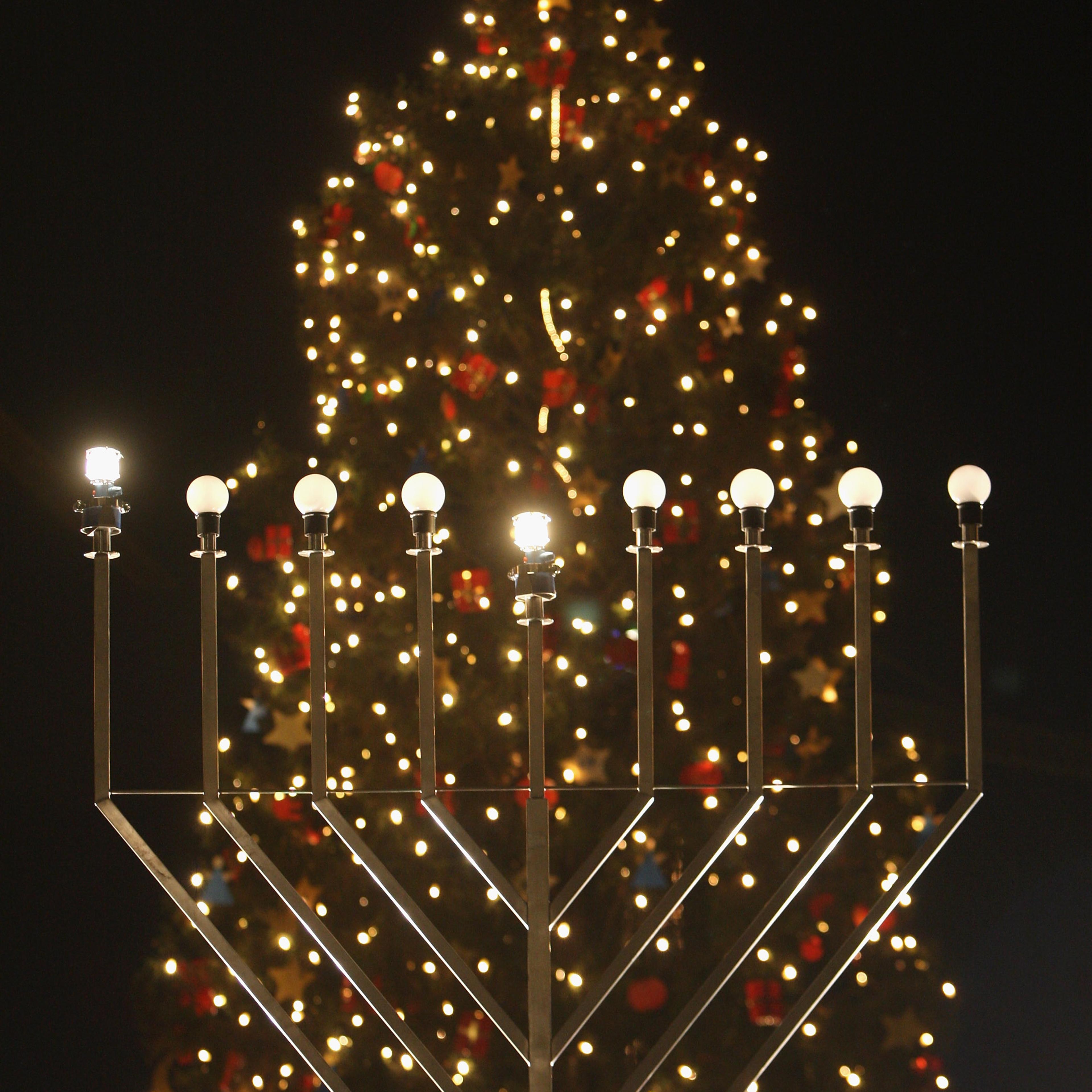 Berlin Jews Mark Hannukah Start