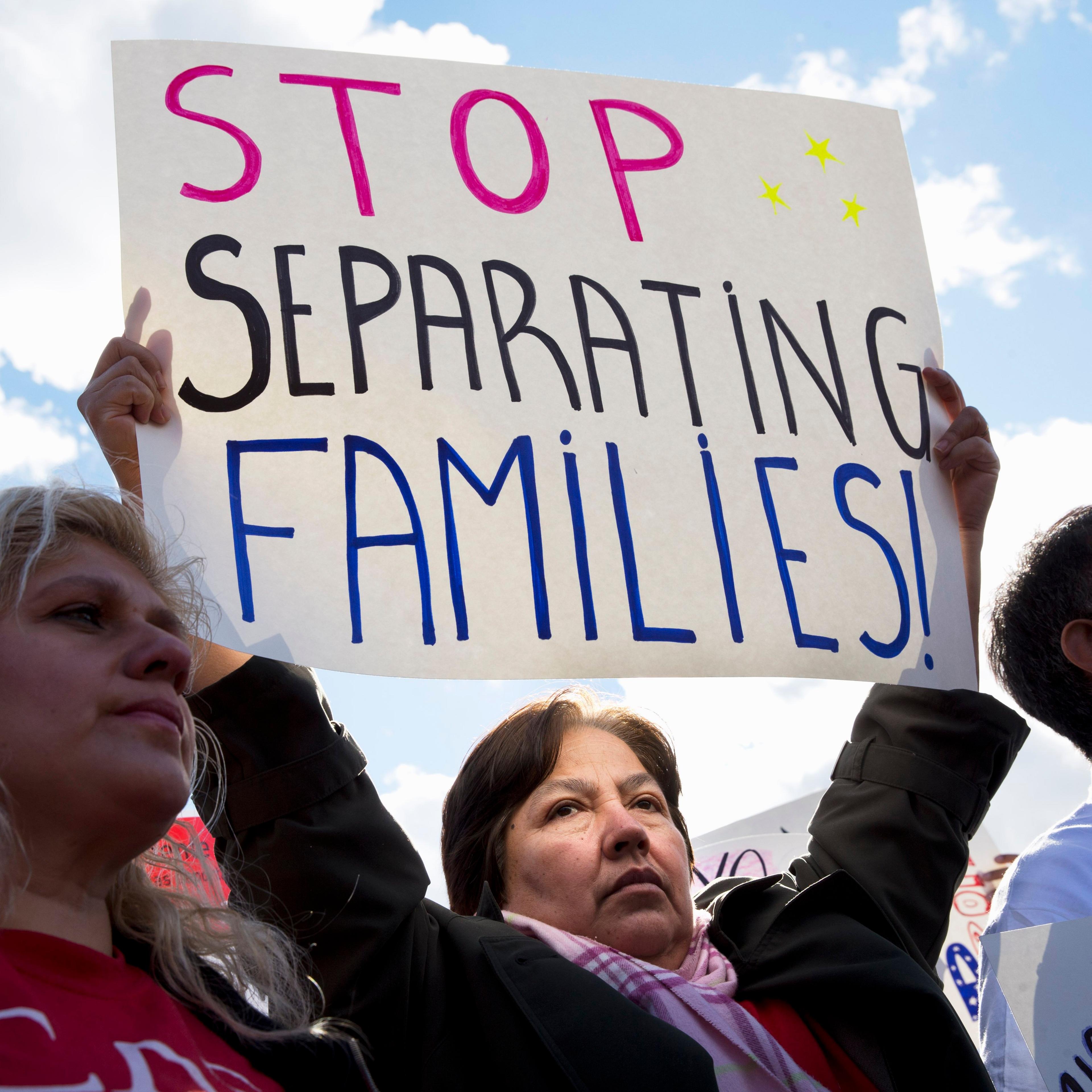 Sara Ramirez, of Gaithersberg, Md. rallies for comprehensive immigration reform outside the White House in Washington D.C. on Nov. 7, 2014.