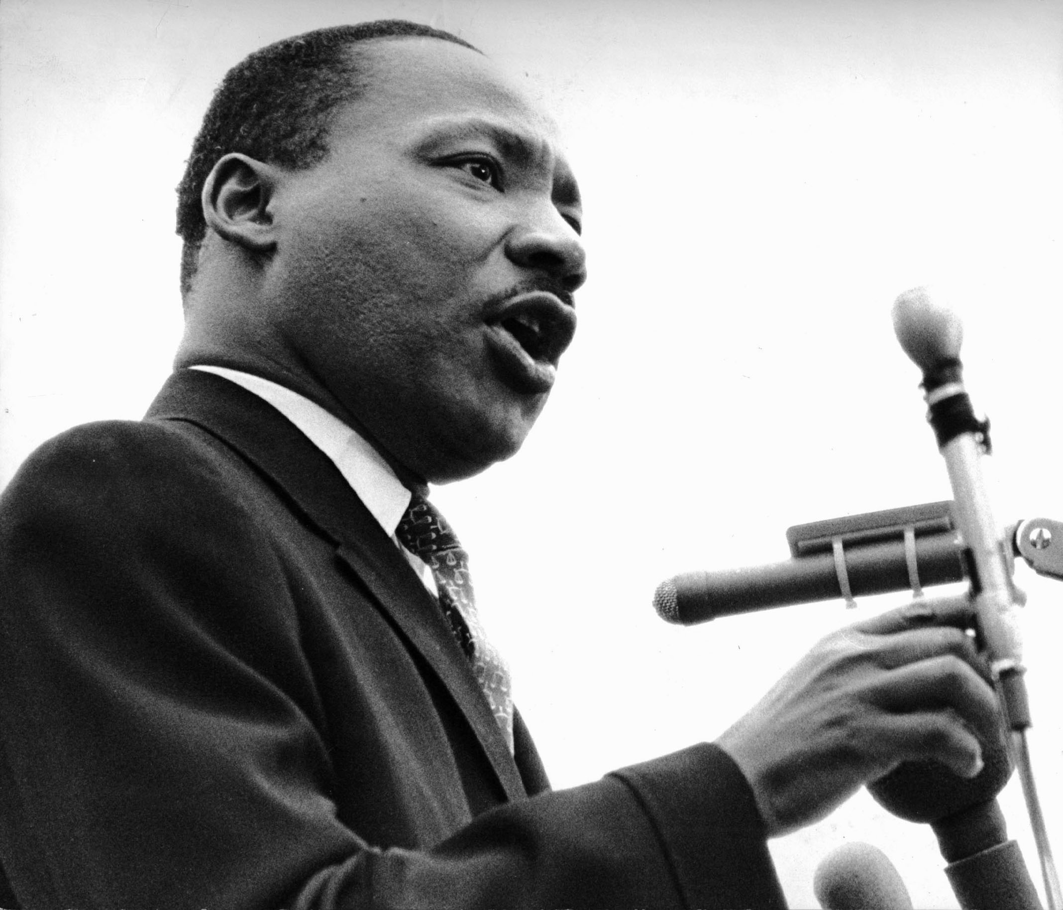 At United Nations Plaza, the Rev. Dr. Martin Luther King Jr. told an estimated 125,000 peace marchers that the United States should end the bombing of North Vietnam