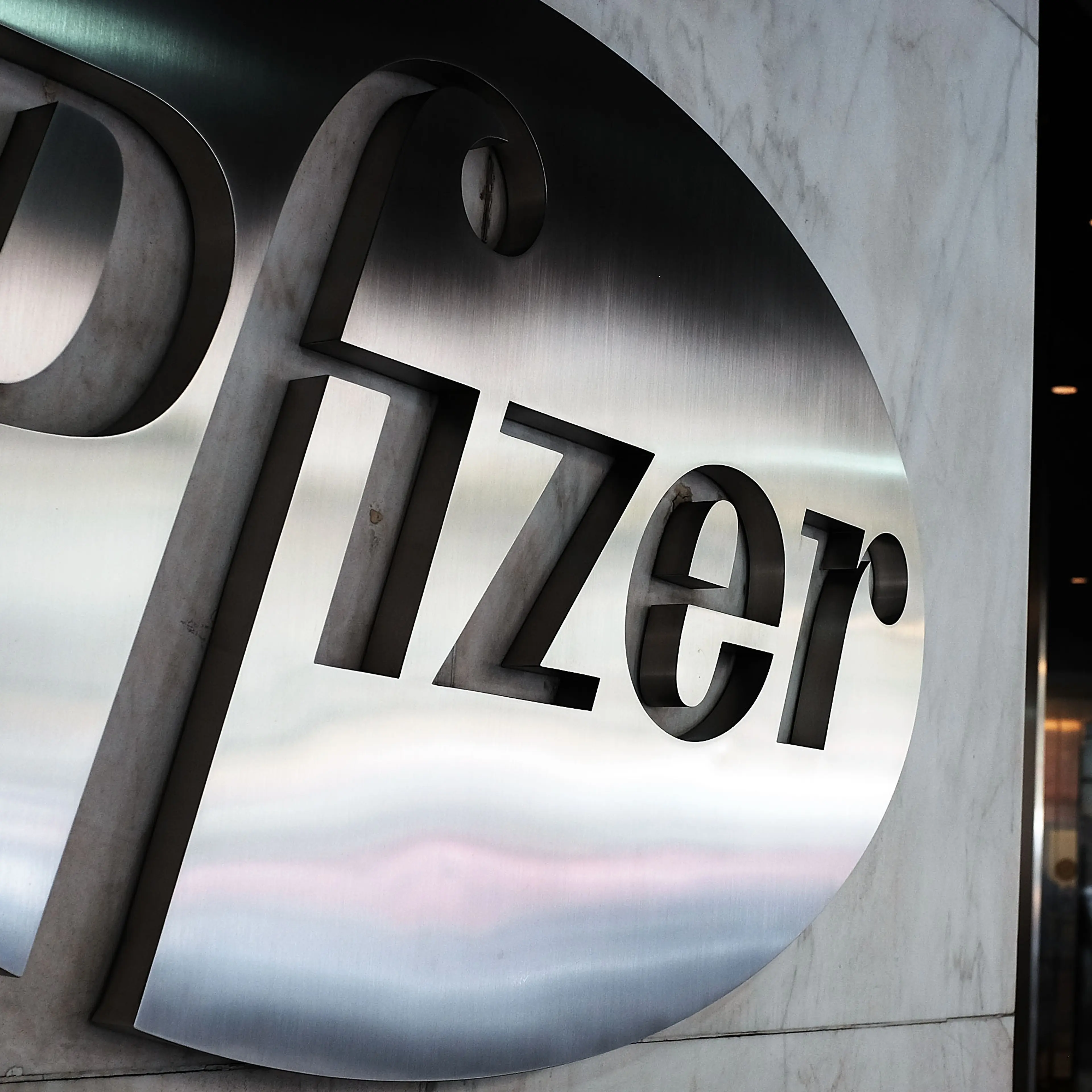 Pfizer In Merger Talks With Allergan PLC