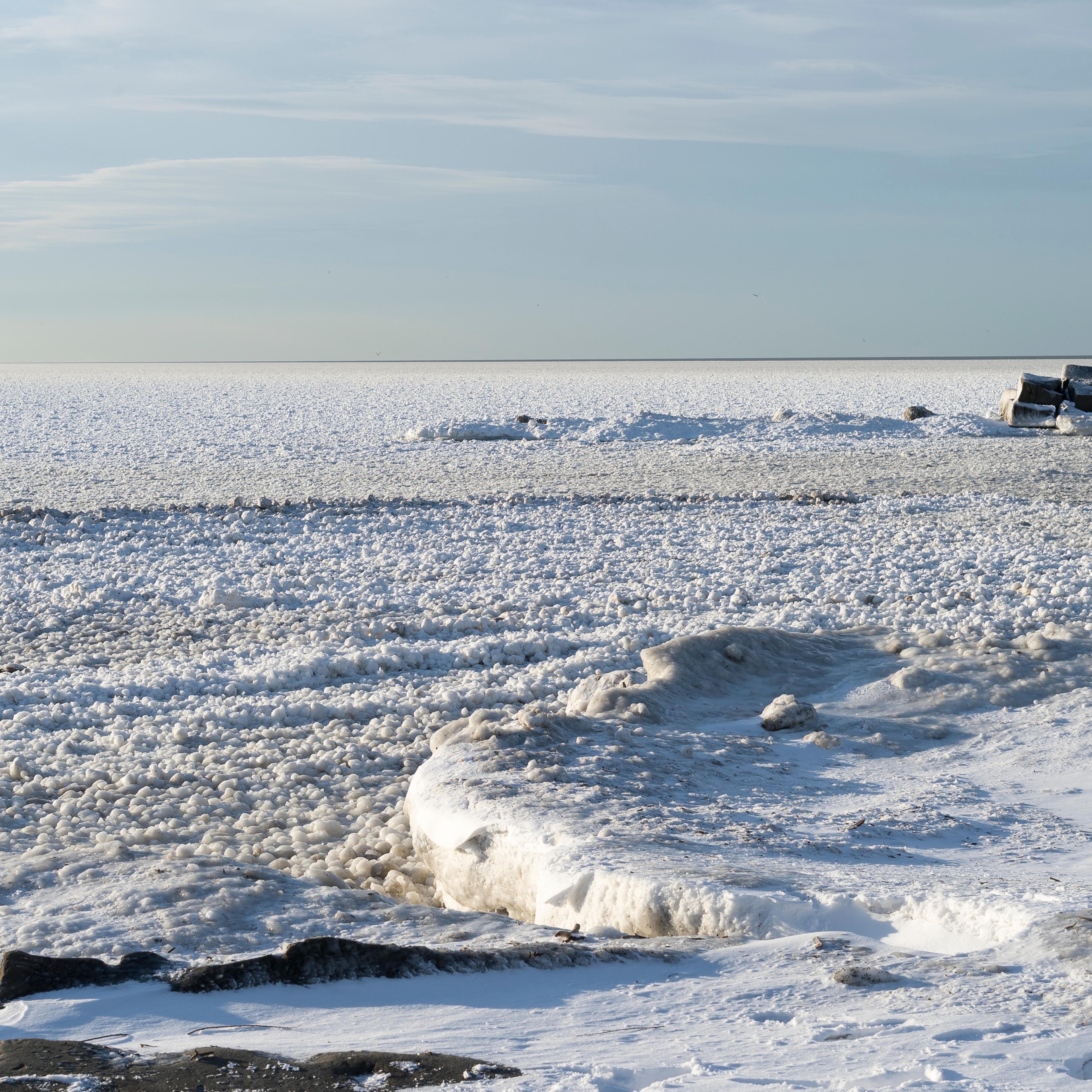 Ice covers Lake Erie After Winter Storm Hercules