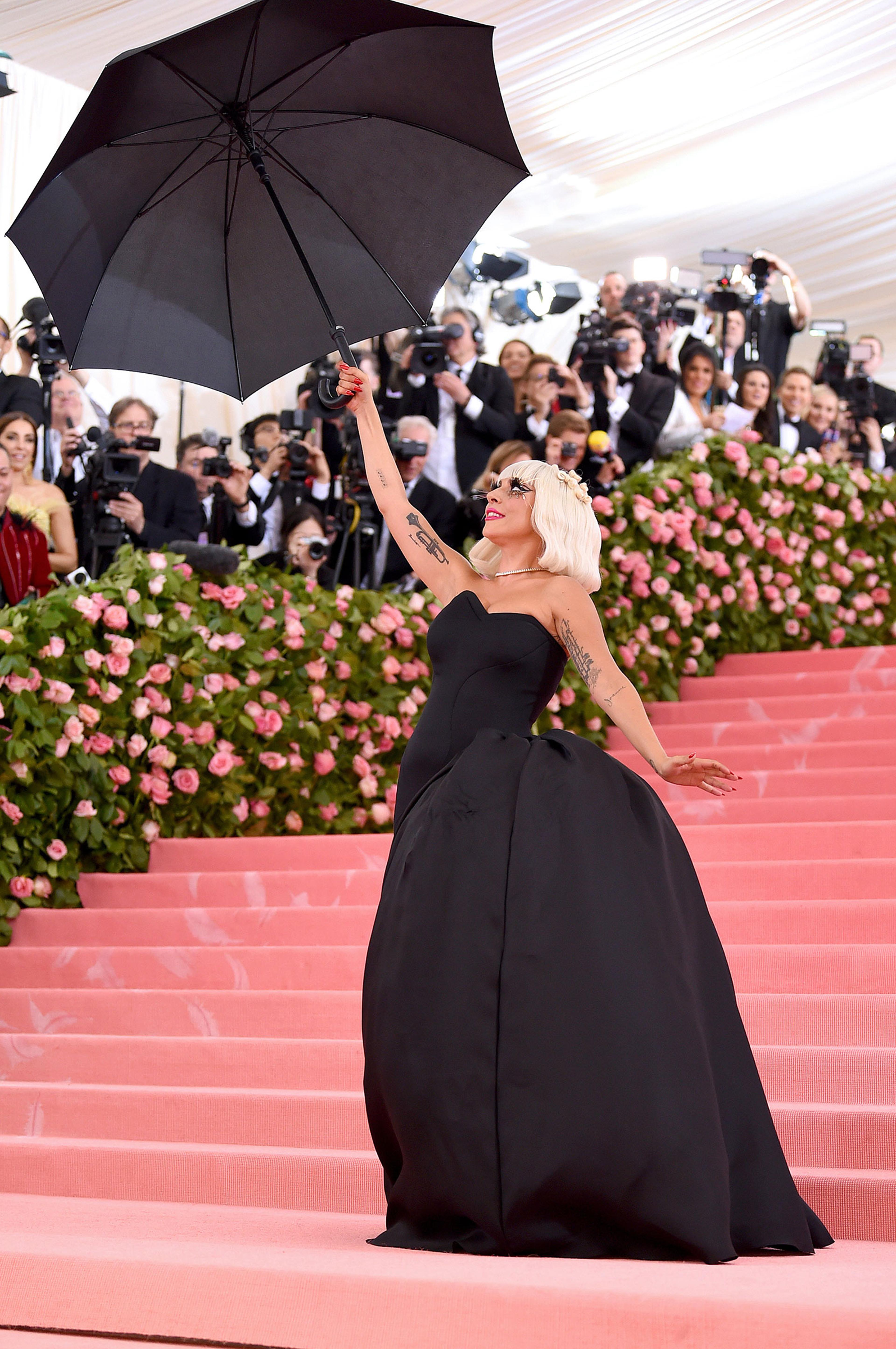 lady gaga galaxy dress LADY GAGA and the galaxy dress