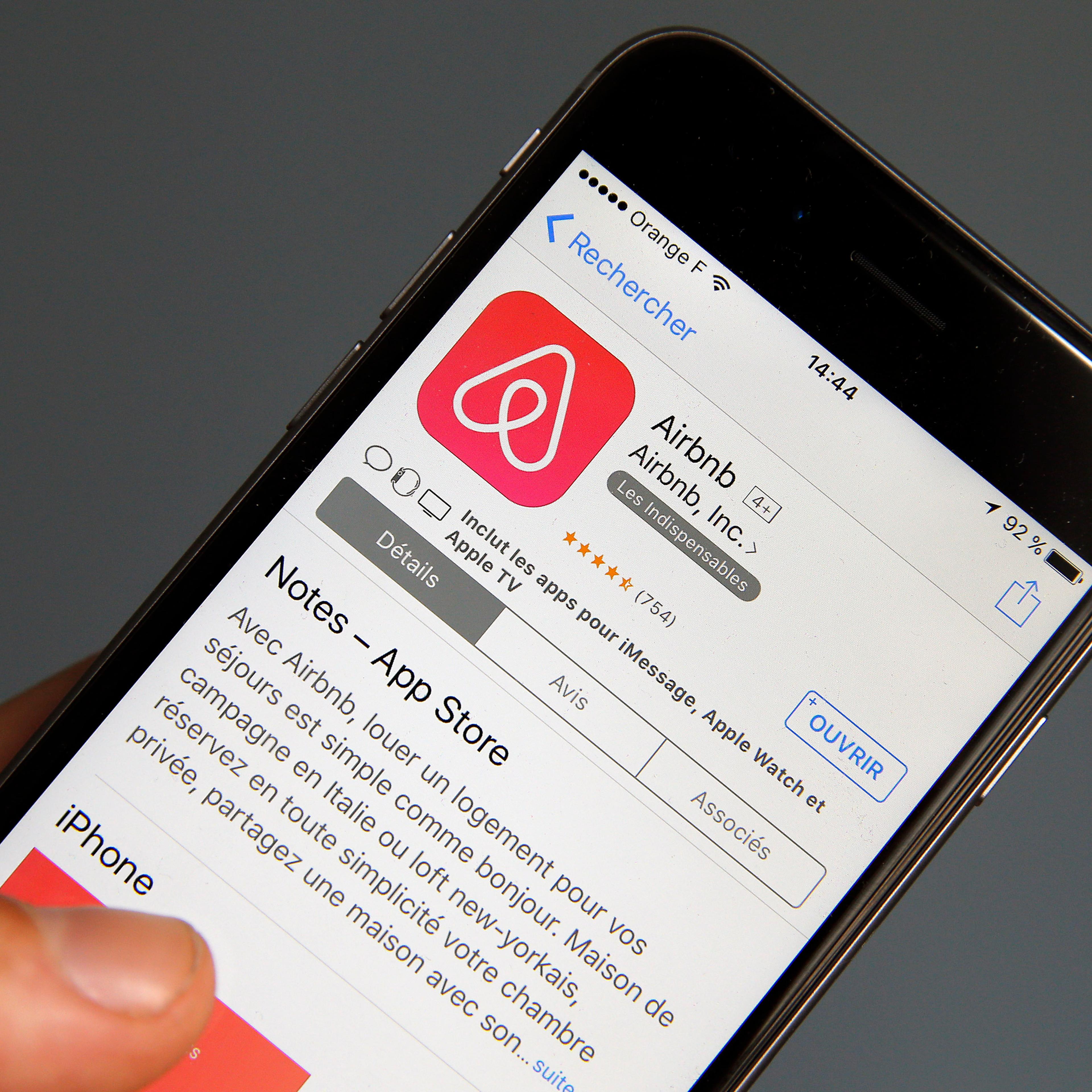 Paris City Hall Wishes To Reduce Annual Limits For Airbnb Users
