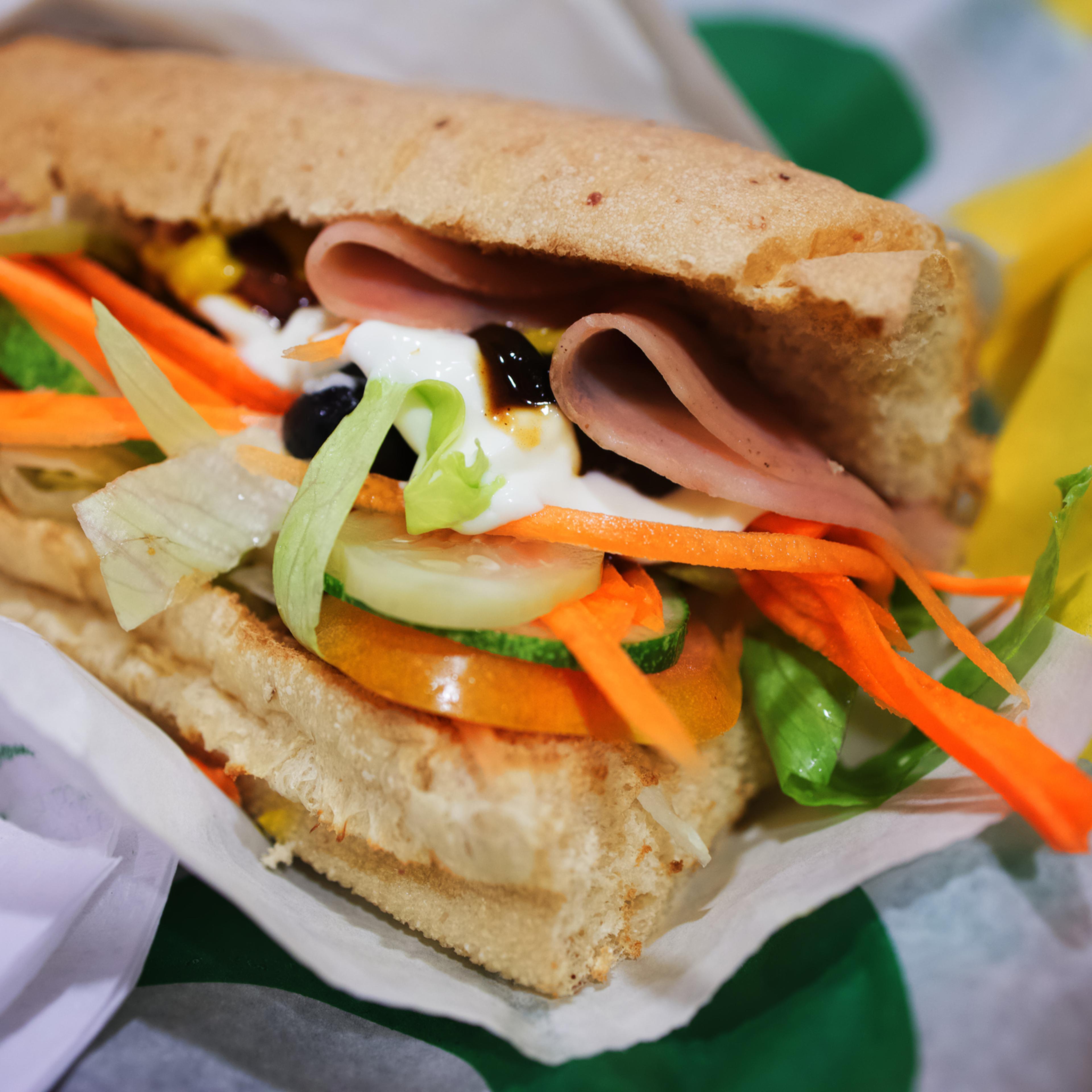 Ham and vegetable with whole wheat bread sandwich