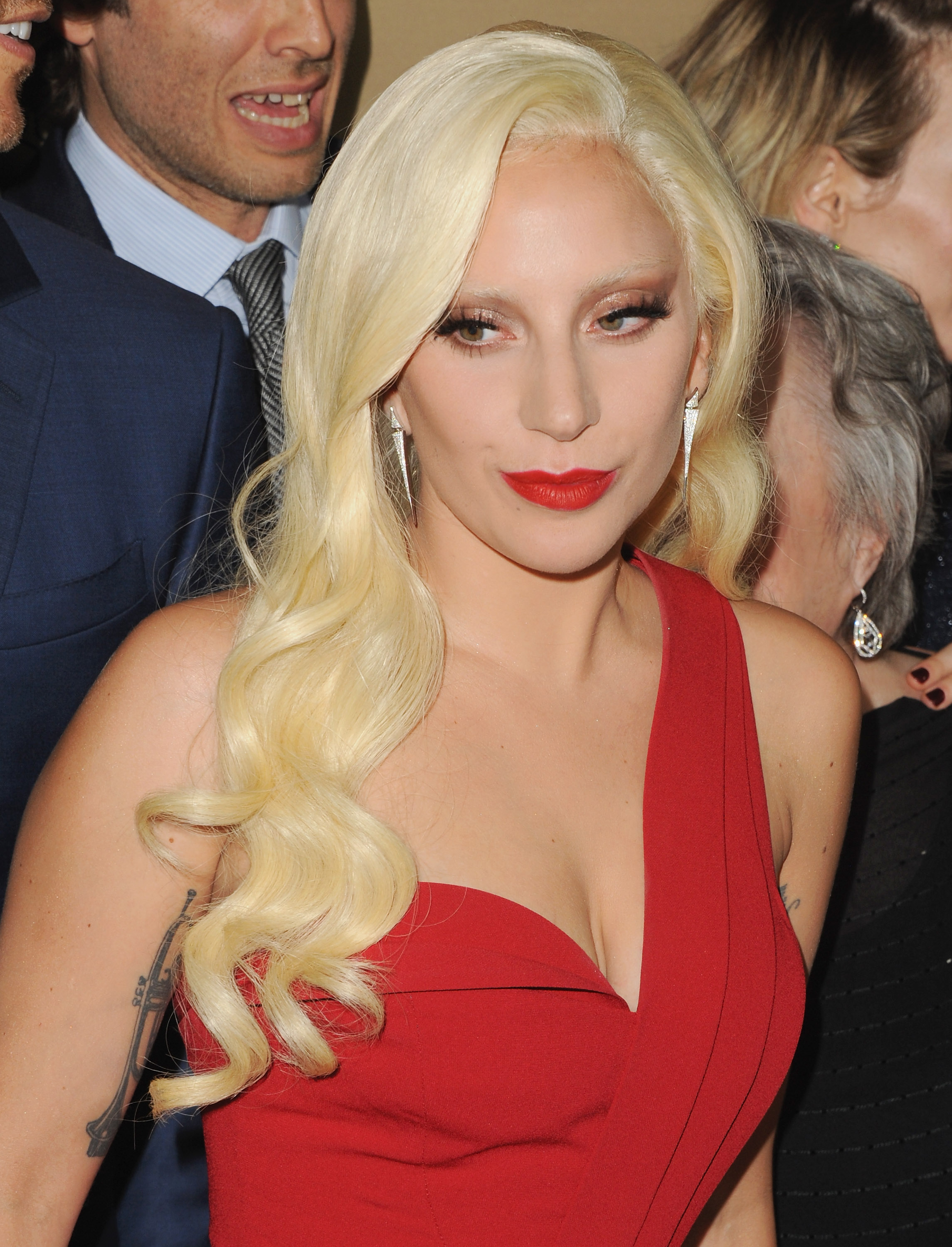 lady-gaga-american-horror-story-hotel