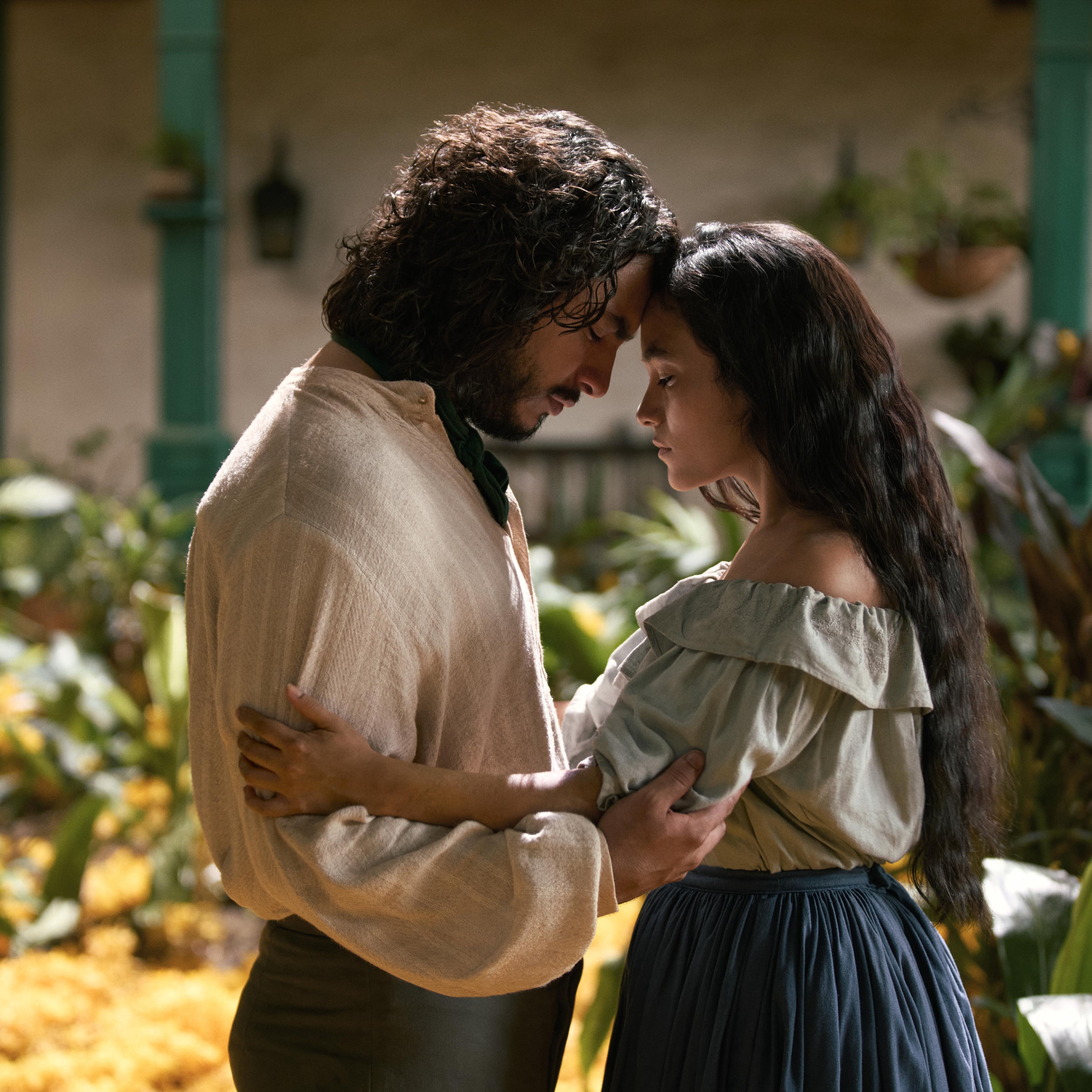 Cien Años de Soledad S1. (L to R) Marco Antonio González as José Arcadio Buendía, Susana Morales as Úrsula Iguaran in Cien Años de Soledad. Cr. Pablo Arellano /Netflix ©️2024