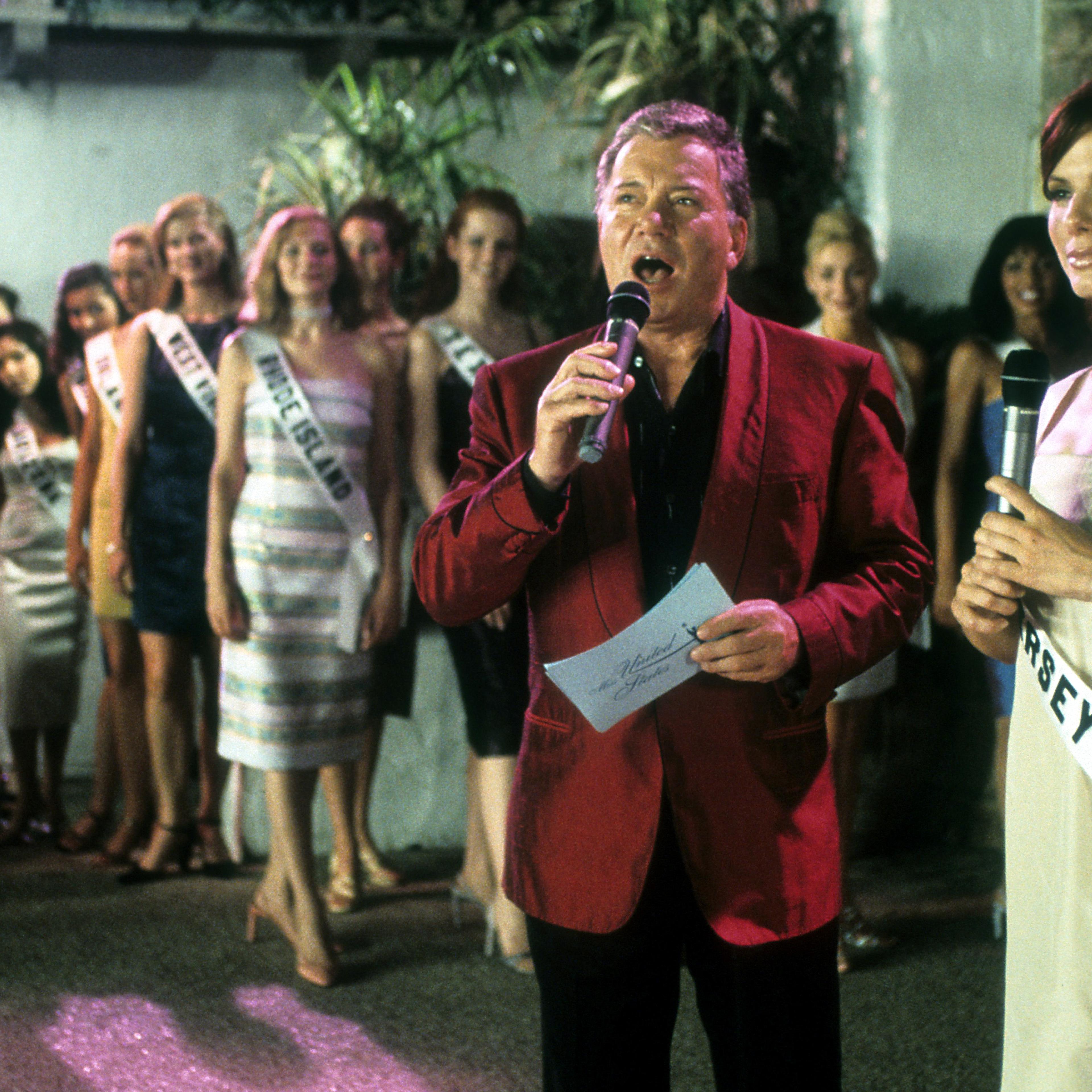 William Shatner And Sandra Bullock In 'Miss Congeniality'